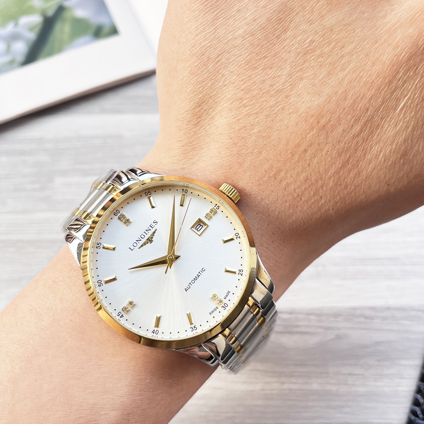 NO:724043,White shell gold case steel strap 20 [latest] Longines three-hand design [type] boutique men's watch [strap] genuine cowhide leather strap ///316 stainless steel strap (comfortable and durable) [movement] high-end fully automatic mechanical movement [mirror] mineral strengthened glass (higher definition) elegant taste vast atmosphere unique ingenuity wrist treasure size diameter 41mm thick 12mm hot sale on the market!  Welcome to reprint!  ,,longines,cowhide19860909白壳金壳 钢带20【最新】浪琴三针设计【类型】精品男士腕表【表带】真牛皮表带///316精钢表带（舒适耐用）【机芯】高端全自动机械机芯【镜面】矿物质强化玻璃（更高清） 品味高雅 浩瀚大气 匠心独运 腕间瑰宝 尺寸直径41mm厚12Mm热卖上市！欢迎转载！,,longines,cowhide,Watch