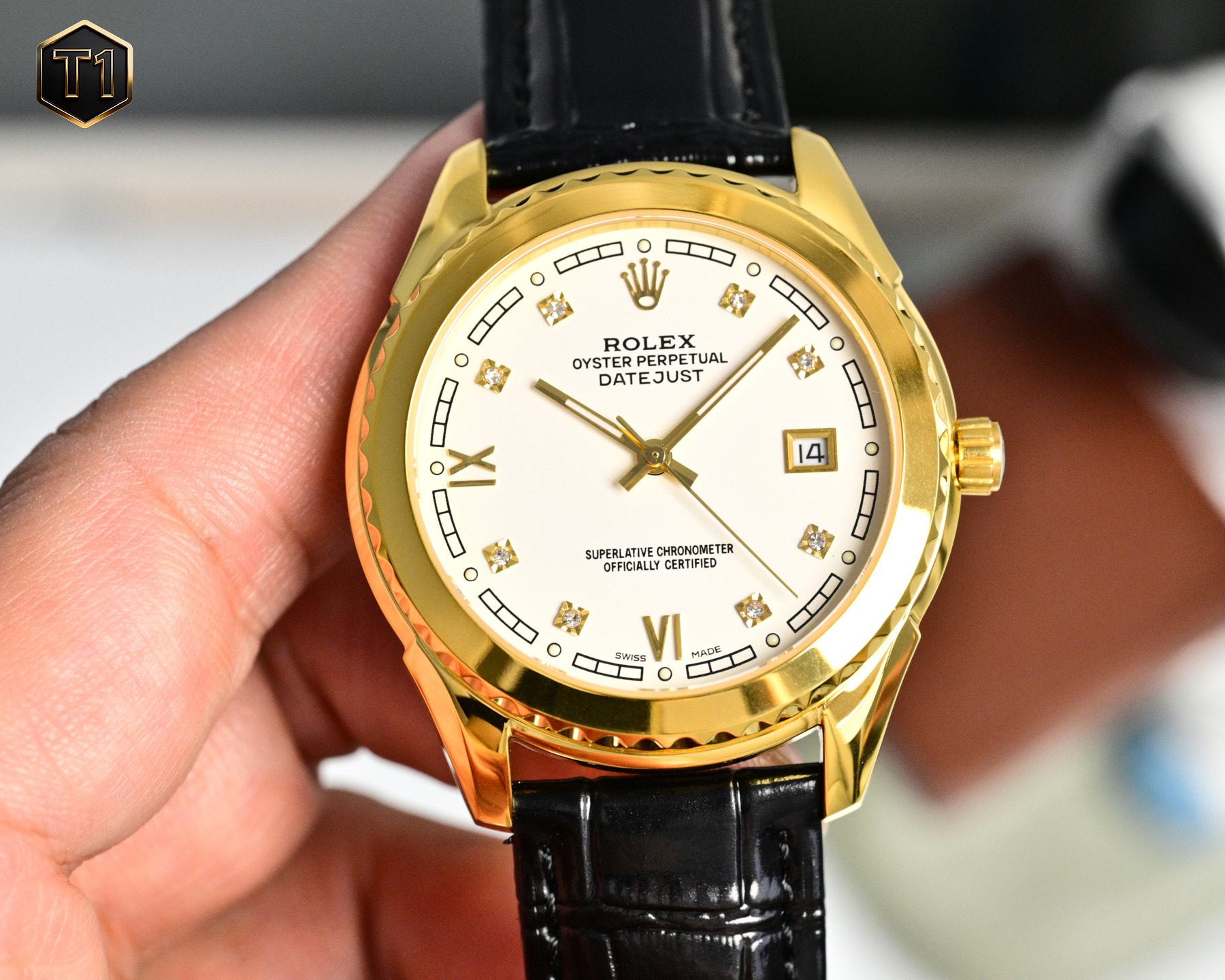 NO:724090,White, gold 50 vipS factory. The century-old classic is launched for the first time in the world. The return rate is 100%. Rolex quality, low-key and extraordinary. Reserved and noble, using the original imported movement (zero repair commitment to replace the movement quality problem with a new one within three years, absolute guarantee). High-tech forged solid 316 stainless steel, suitable for men to wear, full of charm, 40mm diameter, 10mm thickness, double-layer scratch-resistant sapphire glass!  The shell body is exquisitely inlaid with original Swarovski diamonds and the dial design is ingenious. It exudes the history imprinted by the retro and is full of admiration. It is made of imported fine cowhide, original pin buckle, and super waterproof. (Serious promise. The real product has a better glossy feel and is more exquisite. The scale of the dial is lifelike. The craftsmanship of the shell case is all master-level light-body testing and high-tech forging with new era machines.  Shocking and distinguished! Factory quality! Welcome to reprint!19860909白,金50 vipS厂 百年经典品全球推出首度来袭 回头率爆表百分百 劳力士大厂品质 ,低调中的不凡.内敛高贵,采用原装进口机芯（零返修承诺三年内机芯质量问题换新机绝对保障）高技锻造实心316精钢男士佩戴大气得体,魅力十足 ,直径40mm厚度10mm双层防刮蓝宝石玻璃！壳身精致镶嵌原配施华洛钻石盘面设计巧夺天 散发复古久远所烙印的历史释然钦佩 . 采用进口精牛皮, 原装针扣 , 超强防水米.(慎重承诺 产品实物光泽手感更佳精湛 字盘刻度栩栩如生 壳套工艺都是宗师级别轻身检验 加上新时代机器高技锻造 上手震撼尊贵非凡！大厂品质！欢迎转载！,,rolex,cowhide,Watch