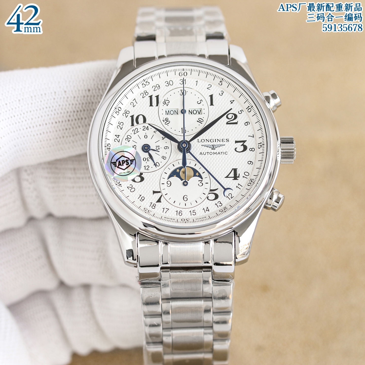 NO:724083,Produced by Tongyi APS, new model details are on the market, high quality, steel belt style!  APS watches adhere to the brand philosophy, have both extraordinary charm and meticulous decoration, and are perfectly reproduced. The latest launch, Longines Master 8-hand moon phase complex function watch series, three codes in one, 2 sizes, 42mm, 40mm, you can choose, watch code, 59135678  The 42MM stainless steel case has been polished and continues the elegance of Longines. The left side of the case hides the adjustment button for the day calendar, and the right side of the case has two conventional sports watch buttons and the crown in the middle. The classic 'silver wheat grain' textured dial has all the complex functions arranged in an orderly manner. In addition to the hour and minute hands, the four large hands are a large sports second hand and a calendar hand with a small crescent at the end.  The rest of the complex functions are distributed on the dial in the form of 3 small dials. The 12 o'clock small dial condenses the three functions. The left side is the weekly calendar, the right side is the monthly calendar. The small blue hand in the middle belongs to the 30-minute timing of the timing system; there are two hands on the 9 o'clock small dial, and the lower needle is called  The short hand shows the 24-hour hour hand, so you can distinguish AM and PM when wearing it. The upper hand is the ultra-short hand, which is the second hand. The small dial at 6 o'clock is the moon phase zone we are most familiar with. But there are still two functions. The pointer in the small dial is the GMT in the timing system.  12-hour timekeeping. The watch has a transparent back, and the movement is clearly visible through the magic window. The autopilot is well polished, which is enough to show AF's watchmaking standards. The Longines 8-hand moon phase watch has become world-famous and satisfies watch lovers who like complex functions and astronomical features. APS perfectly replicates the exquisite moon phase watch. The watch code, 59135678, allows you to understand the moon phase cycle at any time, with clear reading and elegant wearing.,,longines19860909统一 APS出品,新款细节图上市,高品质,钢带款式！ APS表秉承品牌哲学,兼具不凡魅力和细致饰工,完美复刻最新推出,浪琴名匠8针月相复杂功能腕表系列,三码合一,2个尺寸,42mm,40Mm,任君选择,腕表编码,59135678 42MM精钢表壳经过抛光处理,延续了浪琴的优雅气质,表壳左侧隐藏了星期历的调节按钮,表壳右侧则是常规的运动表两大按钮和中间的表冠. 经典“银色麦粒饰纹”作为纹理的表盘上有序排布着所有的复杂功能,四根大指针除了时针和分针另外两根是运动大秒针和末端带小月牙的日历针. 其余复杂功能通过3个小表盘的形式分布在表盘中,12点小盘凝聚了三个功能左侧是星期历,右侧是月历,中间的小蓝针归属于计时系统的30分钟计时；9点钟小盘上有两个指针,下面的针叫短针,显示着24小时制的时针,这样戴着它就能区分AM和PM.上面的针是超短针,它才是秒针.6点钟小盘是我们最熟悉的月相地带.不过依然是两个功能小盘里的指针是计时系统中的GMT 12小时计时. 腕表做了背透,通过魔术窗里面的机芯清晰可见,自动舵有不错的打磨,足以见得AF的制表水准. 浪琴8针月相腕表已闻名世界,满足喜好复杂功能和天文特色的腕表爱好者. APS完美复制精妙的月相腕表,腕表编码,59135678令您随时了解月相周期,读时清晰,佩戴优雅.,,longines,Watch