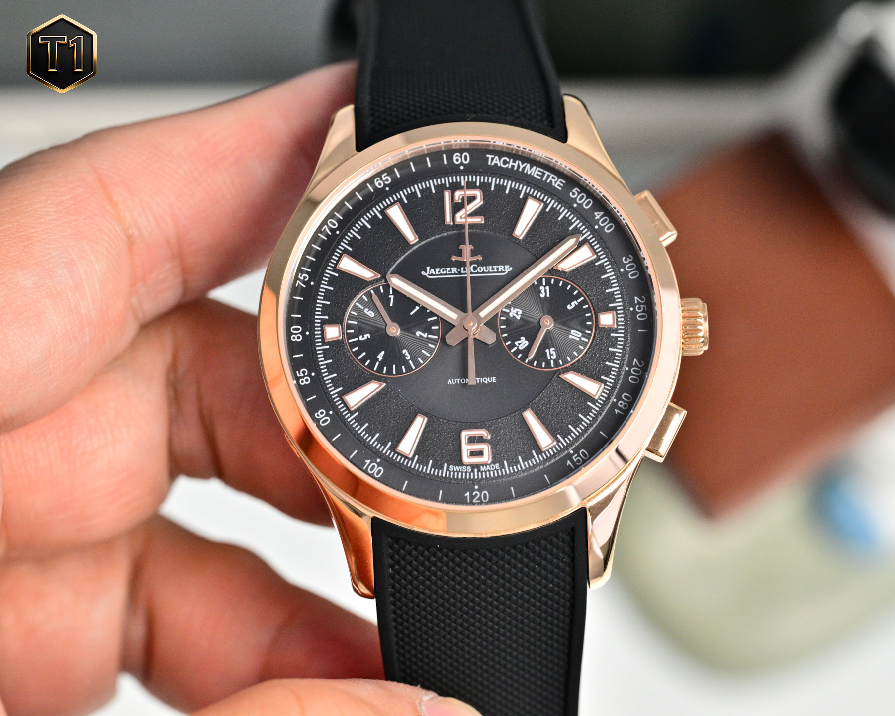 NO:741627,Platinum new product JAEGER-LECOULTRE - Jaeger-LeCoultre Beichen series watch, elegant and elegant~!  [Wonderful details] In order to pursue the warm and jade-like effect of the genuine product, the watch case is polished with precision and slow work. The authentic mold is opened, and the 1:1 replica is perfectly consistent with the original product. It is made of 316L stainless steel and polished with top CNC technology. It is exactly the same as the original craftsmanship, making the overall literal texture better. The size of the watch is 42mmX11.00mm.  The movement model is customized and modified to 761, with a waterproof depth of 50m. The dial team breaks through multi-layered technical bottlenecks and strives for perfection. It strives for perfection in the details of the 12 scales and restores the sunray pattern at a ratio of 1:1. The strap is made of natural rubber, which is thin, long and soft enough to wrap around and fit the wrist. The original stainless steel folding buckle further shows the luxurious temperament of this watch. Suitable for various business occasions, simple and refined yet elegant!  ,,jaeger-lecoultre19860909白 金 新品 JAEGER-LECOULTRE——积家北宸系列腕表,儒雅而至~！【精彩细节】 表壳打磨为了追求正品温润如玉的效果,制表师精磨细造,慢工出细活. 正品开模,1:1复刻完美与正品一致,采用316L精钢材质打造和CNC顶级工艺打磨,与原装工艺效果如出一辙,使其整体字面质感更佳.腕表尺寸42mmX11.00mm 机芯型号订制机芯改761,防水深度50m表盘团队突破多层技术瓶颈,力求完美,对12个刻度细节精益求精,1:1还原太阳放射状饰纹. 表带采用天然橡胶表带,薄而长且柔软,足以缠绕贴合手腕,原装精钢折叠扣更显示这块腕表的豪华气质.适合各种商务场合,简敛精致不失优雅！,,jaeger-lecoultre,Watch