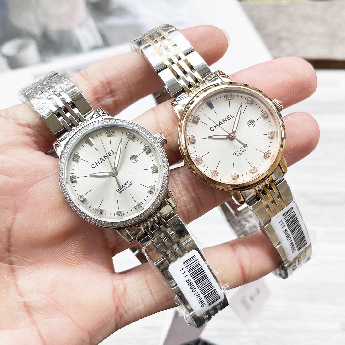 NO:741654,New Product [Rose] Exclusive for Goddess [Celebration] White Leather Rose with Diamond Ring Latest Chanel Exquisite Quality - Exclusive for Goddess Swiss Quartz Movement, Women's Boutique Watch with Novel and Fashionable Design, This Model is One of the Most Charming Models in the Series, Showing Elegance and Low-key Luxury. The top case is made of 314 stainless steel, with zero repairs. The imported 314 steel strap has gone through multiple processes, is sweat-proof and corrosion-resistant. Dial - 35*9mm,,chanel19860909新品[玫瑰]女神专属[庆祝]白皮玫刚带钻圈 最新款 香奈儿精湛品质-女神专属 瑞士石英机心,女士精品腕表新颖时尚设计,表款堪称是系列中最迷人的表款之一,尽显优雅气质与低调奢华,顶端表壳以314精钢打造,零返修 来自进口314钢表带 历经多道工序,防汗水,耐腐蚀 表盘-35*9mm,,chanel,Watch