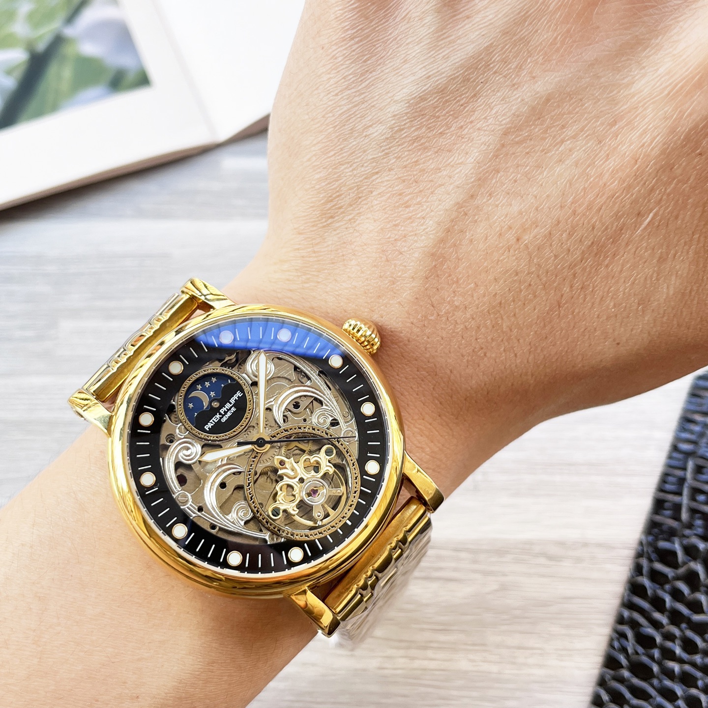 NO:741662,Unified, complex timepieces, luxurious and elegant, classic new products, shocking launch [Latest] Patek Philippe big flywheel design [Type] Fine men's watch [Strap] Genuine leather strap [Movement] High-end fully automatic mechanical movement [Mirror] Mineral strengthened glass (higher definition) Elegant taste Vast and atmospheric Ingenuity Wrist treasure Size 42mm diameter 12.5mm thick Hot sale on the market!  Welcome to reprint!  ,,patek philippe,cowhide19860909统一 复杂时计 奢华大气 经典新品 震撼上市【最新】百达翡丽 大飞轮设计【类型】精品男士腕表【表带】真牛皮表带【机芯】高端全自动机械机芯【镜面】矿物质强化玻璃（更高清） 品味高雅 浩瀚大气 匠心独运 腕间瑰宝 尺寸直径42mm厚12.5mm热卖上市！欢迎转载！,,patek philippe,cowhide,Watch