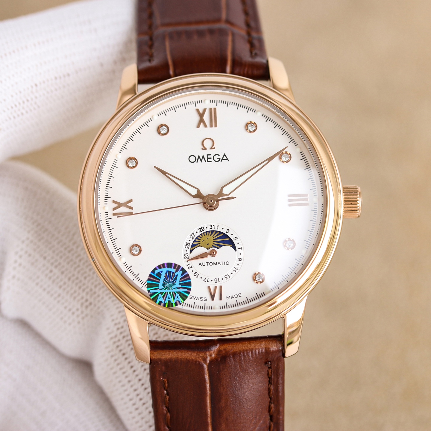 NO:764244,Platinum, 2026 Omega Classic Moon Phase.  The Mingdian watch moon phase series adheres to Omega's consistent tradition and more beautifully combines the 6-digit calendar with the sun and moon astrology that is popular among watch lovers. Whether it is the classic and timeless dial design or the cool polygonal lines carved from stainless steel or rose gold, it is no exception. It also uses the Swiss ETA2824-3 movement.  ,Function 6-digit calendar large moon phase, table diameter 40. Sapphire glass. Italian calfskin. Original pin buckle.,,omega,cowhide19860909白金,2026欧米茄经典月相．名典腕表月相系列,秉持了欧米茄的一贯传统,更唯美的结合了6字位日历与被表友热捧的日月星相,无论是经典隽永的表盘设计,还是以精钢或玫瑰金雕凿的炫酷多边线条都不例外.更采用了瑞士ETA2824一3机芯 ,功能6字位日历大月相,表径40.蓝宝石玻璃.意大利小牛皮.原装针扣.,,omega,cowhide,Watch