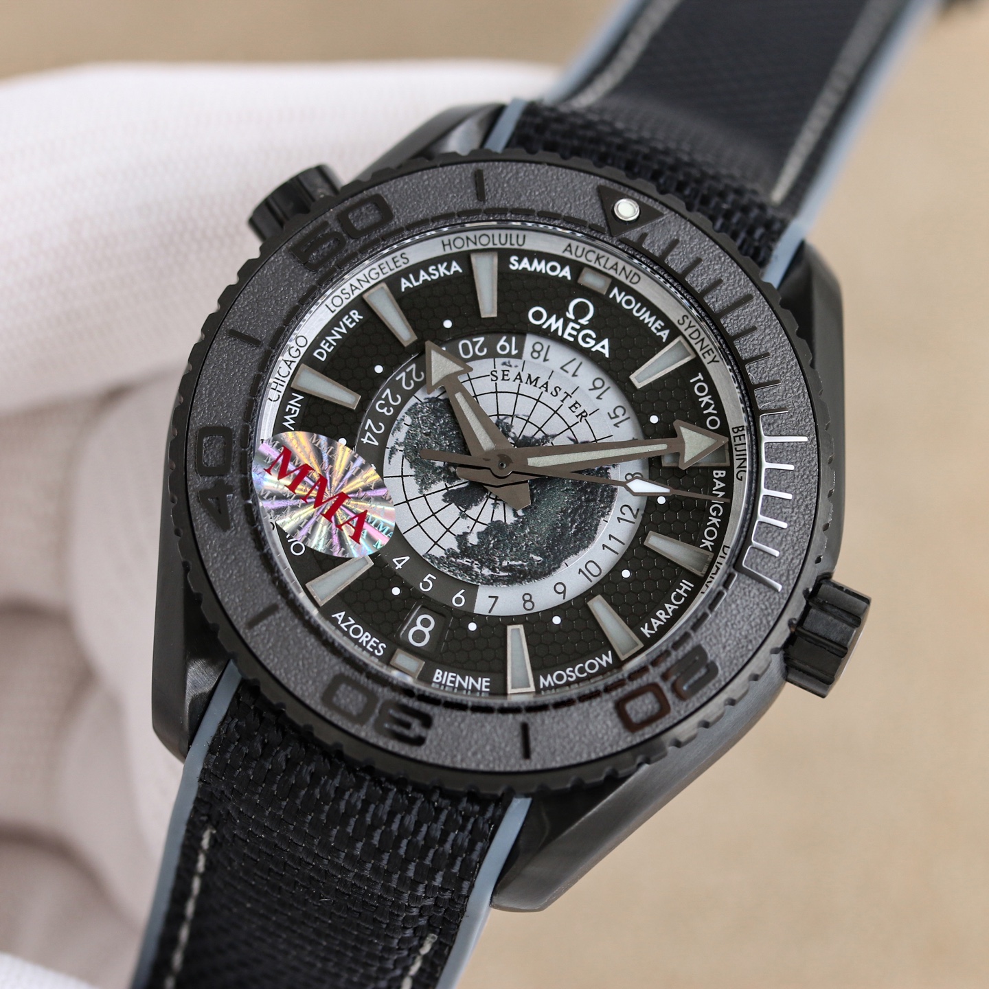 NO:764054,Produced by MMA MMA Factory's latest masterpiece Omega, OMEGA R72. Every time you raise your wrist, it is a dialogue with the distance. The 45.5 mm case is tough and wear-resistant, and the ceramic bezel is engraved with a three-dimensional diving scale, with a cool and advanced texture. The Arctic Earth relief in the center of the dial is highly recognizable, with turquoise details and a honeycomb texture base, which has a clear visual hierarchy. Titanium earth dial, with a 24-hour scale ring, clearly distinguishing day and night. Naiad Lock  Under the back of the watch, an automatic mechanical movement sits, dual time zone and date display are accurate online, and the professional anti-magnetic performance is not afraid of interference from complex environments. The luminous time scale is clear and easy to read, and the stitching of the rubber strap echoes the color of the disk. It is exquisite in craftsmanship and powerful in function. It integrates the spirit of polar adventure with high-end watchmaking aesthetics and is full of aura. Luxurious and exquisite men's mechanical watches are recommended. For the best luxury recommendations as gifts, please look for the exclusive quality of MMA, omega19860909MMA 出品 MMA Factory 最新力作 欧米茄,OMEGA R72 每次抬腕都是与远方的对话. 45.5毫米表壳坚韧耐磨,陶瓷表圈镌刻立体潜水刻度,质感冷峻高级.表盘中央北极地球浮雕极具辨识度,绿松石色细节点缀,搭配蜂巢纹理基底,视觉层次鲜明. 钛金属地球表盘,设有24小时刻度环,清晰区分昼夜 Naiad Lock 表背之下,自动机械机芯坐镇,双时区、日期显示精准在线,专业防磁性能无惧复杂环境干扰. 夜光时标清晰易读,橡胶表带缝线呼应盘面色彩,工艺精湛、功能强悍,将极地探险精神与高端制表美学融为一体,气场十足.奢华精致推荐男士机械腕表 送礼最佳奢华推荐请认准MMA独家品质,,omega,Watch