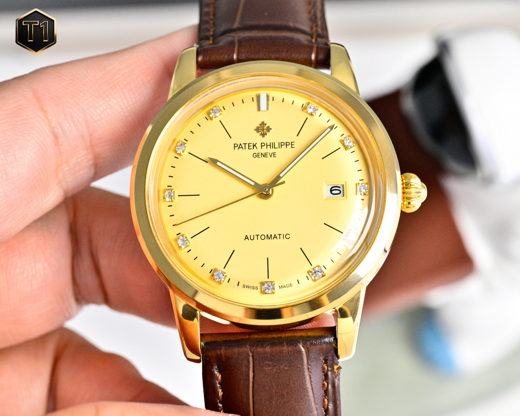 NO:764087,White shell, gold shell 2026 Patek Philippe, hot new style, Patek Philippe new pot cover, it took up to 6 months!  Ultra-thin men's automatic mechanical watch, using imported original movement, vibration frequency of 28,800 times per hour, zero repair quality, original size of 40mm in diameter, ultra-thin craftsmanship of 8mm, (can be paired with calfskin imported from Xin Italy!) The pot lid is made of glass!  Super waterproof to 50 meters!  The same style at the counter, reproduced one to one!  Bring him with you to show your sharpness and extraordinary style!  Dazzling brilliance, eternal nobility. Please look for exclusive quality, patek philippe, cowhide19860909白壳,金壳 2026百达翡丽,火热新款式,百达翡丽新款锅盖,耗时长达6个月！超薄男士自动机械腕表,采用进口原装机芯,每小时振频28800次,零返修质量,直径40mm原装尺寸,超薄工艺8mm,(可搭配采用鑫意大利进口小牛皮！)锅盖玻璃材质！超强防水50米！专柜同款,一比一复刻！带上他锋芒尽显,气派不凡！耀眼光辉,永恒尊贵.请认准独家品质,,patek philippe,cowhide,Watch