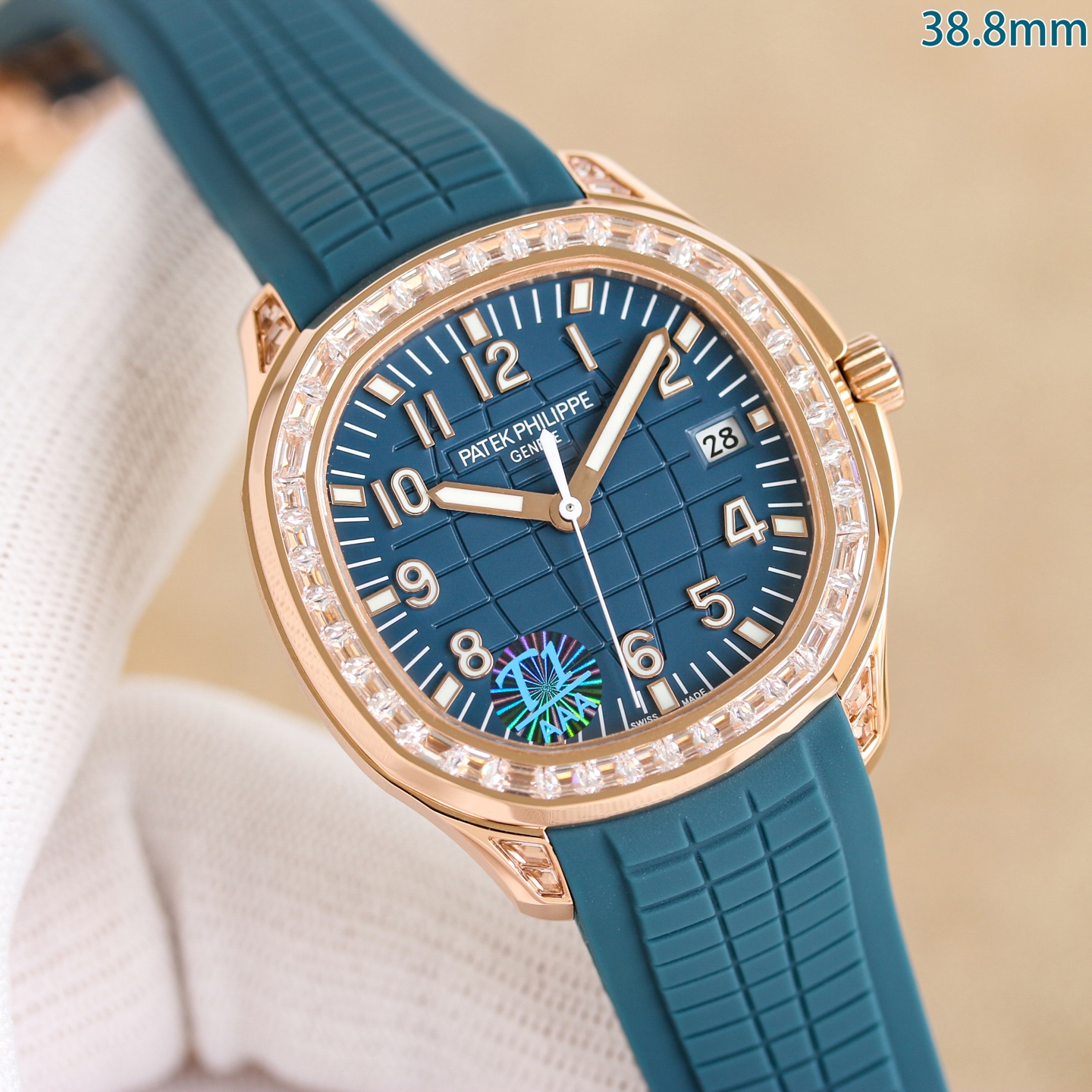NO:764194,GR factory newly launches 38.8mm grenade upgraded to D color and T square moissanite!  The bezel is upgraded and inlaid with imported D-color T-square moissanite. The lugs are inlaid with imported D-color non-standard special-shaped T-square moissanite. Patek Philippe AQUANAUT series mechanical watches, 5167A/5168G/5167R series watches - exclusively developed and customized by Patek Philippe PATEK  PHILIPPE. Imported and modified 324SC movement, upgraded to improve the shortcomings of the market version, the movement has a functional reserve of up to about 55 hours. The quality is extremely stable, and the bold design of the product in the shape of a grenade shows the dynamic and fashionable charm of the wrist timepiece. It also demonstrates the exploration spirit of men who yearn for distant places, without losing elegance and refinement, highlighting the temperament of Patek Philippe sports watches. [Case]  1. The watch case still retains the rounded octagonal appearance and is made of 904 stainless steel. It is polished and polished to give it a more exquisite and gorgeous design. The material is strong and durable, with a diameter of 38.8mm and a thickness of 8.9mm. 2. The flat parts are polished in line with the original product, the sides are frosted, and the flat part of the bezel is decorated with vertical satin patterns, which not only ensures a beautiful color, but also takes into account wear resistance.  3. The case and lugs are integrally formed, with smooth lines that fit the wrist. 4. The crown is also made of fine steel. The screw-in design ensures the waterproof performance of the watch, and the anti-slip texture design ensures that the watch can be accurately timed, ensuring that every watch is 100% waterproof. [Strap/buckle] The tapes are made of natural 'Tropical' composite rubber material that is consistent with the original product. The waterproof watch strap shows the advantages of composite materials and is comfortable to wear. It is extremely resistant to abrasion, abrasion, seawater corrosion and ultraviolet radiation.  2. A perfect clone of the Aquanaut classic folding clasp, even the very small corners are chamfered to ensure the comfort of the original. [Dial/Hands] Both the dial and hands adopt the same luminous effect as the original. The dial is designed with the inspiration of the earth's network, and the bottom relief pattern is clear and layered, all of which have the same look and feel as the original.  2. The dial scales are all consistent with the original products and use three-dimensional Arabic numeral time scales. Each three-dimensional time scale is made by hand. The time scales and hands are coated with the same Superluminova luminous coating as the original products. The time can be easily read even in the dark. 3. The calendar window of each watch must be horizontally aligned without deflection and obstruction. [Movement]  The movement adopts the exclusively upgraded and customized Patek Philippe Cal. imported modified 324SC movement, which has super stable quality and a power reserve of about 55 hours, basically guaranteeing zero failure. 2. The chamfering of the movement plywood is also impeccable and polished using Swiss craftsmanship. 4. The movements are all finely engraved, clear and not worn, and the texture is the ultimate. GR craftsmanship spirit, focus on quality!  White shell, gold 185.,,patek philippe19860909GR工厂新推出38.8mm 手雷升级改D色T方莫桑钻！表圈升级镶嵌进口D色T方莫桑钻 表耳 镶嵌进口D色不规格异形T方莫桑钻 百达翡丽AQUANAUT系列机械腕表,5167A/5168G/5167R系列腕表——独家开发定制百达翡丽PATEK PHILIPPE.进口改324SC机芯,升级改善市场版本的不足,机芯功能储蓄长达55小时左右.品质极其稳定,产品以手雷形状大胆的设计,展现腕间时计的动感时尚魅力,也彰显了男士向往远方的探索精神,又不失典雅精致,凸显百达翡丽运动腕表的气质.【表壳】 1.表壳依旧保留圆润的八角形外观,采用904精钢材质打造而成,经抛光润饰,更显精美华丽的设计风格,材质坚固耐用,直径38.8mm,厚度为8.9毫米. 2.平面部分均与正品一致经抛光处理,侧边采用磨砂处理,表圈平面部分饰有垂直缎纹,在保证色泽靓丽的同时,也兼顾耐磨特性. 3.表壳与表耳一体成型,线条流畅,贴合手腕. 4.表冠同样采用精钢材质打造而成,旋入式设计保证腕表防水性能,防滑纹理样式设计保证腕表可以精准校时,保证每一只腕表都做到百分百防水测试.【表带/表扣】 胶带均采用与正品一致的天然“Tropical”复合橡胶材质,防水表带尽显复合材质的优势佩戴舒适,极其耐磨擦、耐磨损、耐海水腐蚀且抗紫外线辐射. 2.完美克隆Aquanaut经典式折叠式表扣,即使在非常细小的拐角处上也做有倒角润饰,确保还原正品般的舒适感.【表盘/指针】 表盘及指针均采用正品一致的夜光效果,表盘以地球网络状灵感设计,底部浮雕图案,层次分明,均与正品一致观感. 2.表盘刻度均与正品一致采用立体阿拉伯数字时标,每个立体时标刻度是纯手工制作而成,时标和指针上都涂了正品一致Superluminova夜光涂层,即使在黑暗中也可以轻松读取时间. 3.日历窗口每一只腕表做到水平正位,不出现偏斜遮挡.【机芯】 机芯采用独家升级定制的百达翡丽Cal.进口改324SC机芯,质量超级稳定,动力储时长达55小时左右,基本做到零故障的保障. 2.机芯夹板的倒角采用瑞士工艺打磨同样无可挑剔. 4.机芯全部精雕刻字,清晰不磨损,纹理做到极致.  GR匠工精神,专注品质！白壳,枚金185.,,patek philippe,Watch