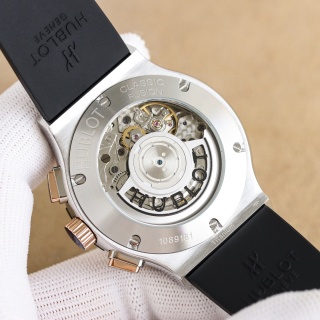 Hublot Classic Fusion Chronograph 45mm detail 8