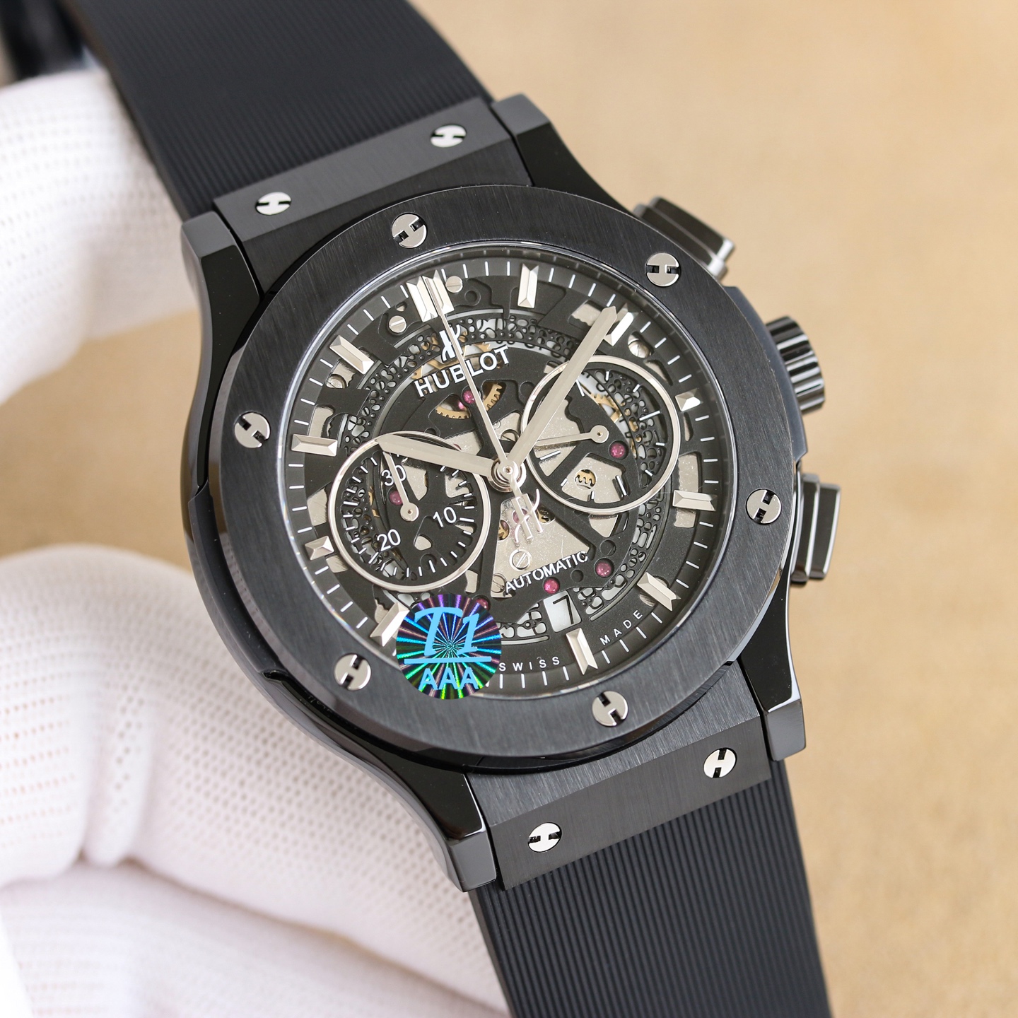 NO:764240,White gold, single row of diamonds, full diamonds 300, hollowed out, gold and black 1650, Hublot upgraded version Hublot hublot classic fusion CLASSIC  FUSION series, diameter 45mm, case 316L stainless steel, wear-resistant sapphire glass, Swarovski diamond inlay, imported 7750 multi-function chronograph movement, restores all original functions, resonates in different time and space, such as painting, music, timepieces, the unique HUBLOT is the most unique, classic fusion chronograph watch, swarovski19860909白 金 单排钻 满钻300 镂空白 金黑1650 宇舶升级版宇舶hublot恒宝表经典融合CLASSIC FUSION系列,直径45mm,表壳316L精钢,耐磨蓝宝石玻璃,施华洛世奇钻石镶嵌,进口搭载进口7750多巧能计时机芯,还原原装所有功能,在不同的时空共鸣,如绘画,如音乐,如时计,独一无二的HUBLOT最配独一无二的他,经典融合计时腕表,,swarovski,Watch