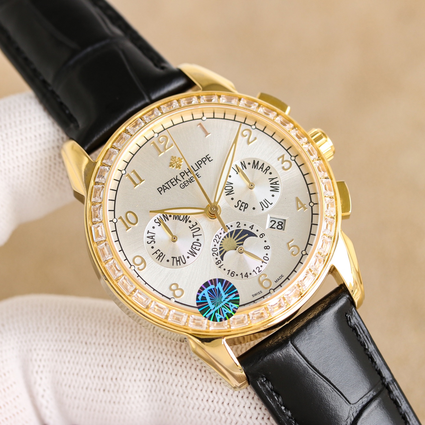NO:819694,Platinum Diamond 50 Big Factory Quality, High-End Series!  The new Patek Philippe complication chronograph series is launched. PatekPhilippe is the work of art of the nobles!  (The upgraded version has an improved shell that is thinner than the old version, the glass has been upgraded to be wear-resistant and fall-resistant, and is smoother and more beautiful than the old version! The inner cover has been updated to a steel-made inner cover; the texture and feel of the watch are more perfect) Exclusive text plus high-end inner shadow logo, with imported multi-function movement (0 repair) function (24 hours, week, stars, month) imported 316 fine steel, using 18k quality furnace vacuum plating!  Paired with Italian imported calfskin!  Original folding buckle!  Size 40mm. Wear-resistant and scratch-resistant sapphire glass!  Super waterproof to 50 meters!  Simple but not simple!  You can never own a Patek Philippe, you are just keeping it for your descendants. (Serious promise: The physical product has a better luster and a more exquisite feel. The dial and scale are lifelike. The craftsmanship of the case and cover are all master-level light body inspections. In addition, the high-tech forging of new era machines is shocking and noble. You deserve it! Made by a big factory! Welcome to reprint!,,patek philippe,cowhide19860909白 金 钻50 大厂品质,高端系列！新款 百达翡丽复杂功能计时系列上市 PatekPhilippe 贵族的艺术品！（升级版改进壳身比旧版本更薄、玻璃升级耐磨抗摔、比旧版本更平整美观！内罩更新成钢鑫制内罩；手表质感 手感 显得更完美）独家字面加高档内影logo,搭配进口多功能机芯（0返修）功能（24小时,星期,星辰,月份）进口316精钢,采用18k品质炉内真空电镀！搭配意大利进口小牛皮！原装折叠扣！尺寸40mm.耐磨防刮蓝宝石玻璃！超强防水50米！简约而不简单！你永远无法拥有一块百达翡丽,你只是在替你的后代保管他. ( 慎重承诺 产品实物光泽手感更佳精湛 字盘刻度栩栩如生 壳套工艺都是宗师级别轻身检验 加上新时代机器高技锻造 上手震撼尊贵非凡.你值得拥有！大厂打造！欢迎转载！,,patek philippe,cowhide,Watch