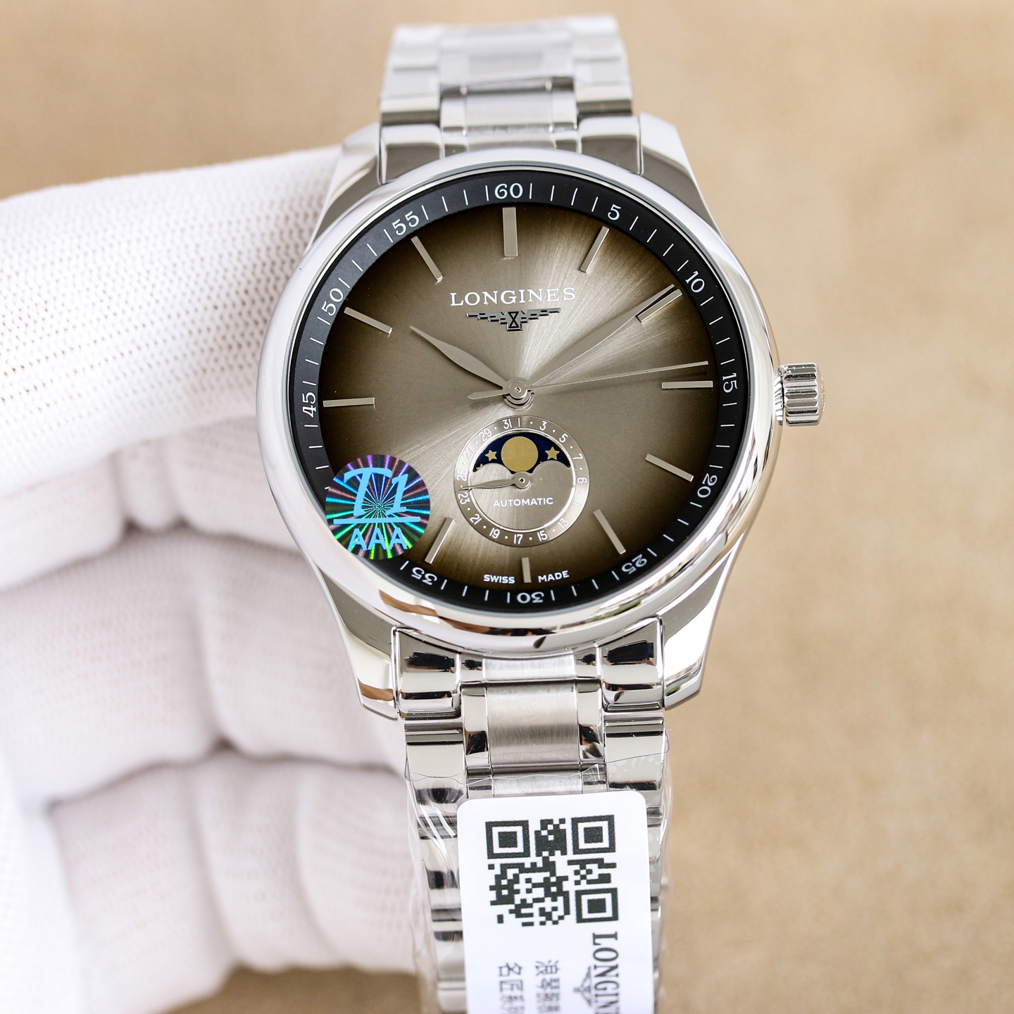 NO:819952,Unified (three codes in one) 3D first recommendation, Longines Army Flag classic replica sun, moon and stars watch, new model on the market!  The lettering adopts a curved design, with sunglasses, and a luminous coating on the hour and minute hands. It can clearly show the time day or night. The three-dimensional time scale is inlaid, showing a different aesthetic. The case is polished and brushed with 316 fine steel, and the wear-resistant synthetic sapphire glass mirror. The bottom cover is inlaid with an 18k gold engraved sailboat. The 40mm size is very moderate and can be worn. The movement is fully automatic mechanical 2892 integrated movement, 6-digit moon phase function, one circle per month.  , genuine synchronization, accurate travel time, new pin buckle unique, three sizes in one. Timeless classic, low-key and perfect, you deserve it!  ,,longines19860909统一（三码合一） 3D首推,浪琴军旗经典复刻日月星辰腕表,新款上市！ 字面采用弧形设计,同时搭配太阳玟,时分针夜光涂层,无论日夜均可清晰显时,镶嵌立体时标,呈现出不一样的审美观, 表壳316精钢打磨拉丝,抗磨损合成的蓝宝石玻璃镜面,底盖镶有18k金雕刻帆船 40mm尺寸非常适中,均可适戴 机芯全自动机械2892一体机芯 ,6字位月相功能一月一圈 ,正品同步,走时精准,全新款针扣独一无二,三码合一. 永恒经典,低调完美,你值得拥有！,,longines,Watch