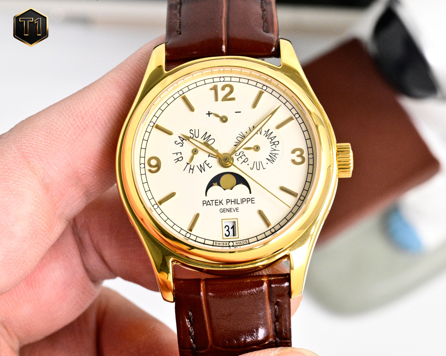 NO:819965,White gold, diamond, Patek Philippe complication timepiece 5146/5147 multi-function watch, it can be called the best among the best watches!  The diameter of the watch is 39 mm. As a men's watch, its dial is of medium size. The date indicator and month indicator are located on the left and right of the center of the dial, giving us a symmetrical aesthetic. The layout of the entire dial is generous and decent, including so many functions without making people feel complicated. The movement uses a customized version of Cal.324 S IRM QA  LU perfectly restores the many functions of the original product and provides a powerful time measurement function. The Italian cowhide strap and exclusive lantern buckle are suitable for wearing in any season, in any place, and by any professional, making the wrist more comfortable and letting the temperament bloom. This watch has a 30-meter waterproof function, which meets the daily life of the public and is a must-have watch for leisure and vacation.  Patek Philippe 5146/5147 can be said to be a masterpiece among watches. The ingenious conception of functions, reasonable layout of appearance, and superior movement performance all reflect Patek Philippe’s unique design, a classic work of art, and a perfect collection. Patek Philippe’s  Exclusive words: No one can own a Patek Philippe, we just keep it for the next generation. But I ask people who love watches, who doesn’t want to own a Patek Philippe? This may be the starting point or even the end point of many watch lovers’ original intention. If an opportunity appears in front of you, then cherish it!  ,,patek philippe,cowhide19860909白 金 钻 百达翡丽 复杂功能时计5146/5147多功能腕表,堪称腕表精品当中的精品！ 腕表直径为39毫米,作为一款男士腕表,它的表盘大小适中.日期指示盘和月份指示盘分别位于表盘中心的左右,为我们奉上对称的美感,整个表盘的布局大方得体,包括了如此之多的功能的同时,又不会让人觉得繁杂. 机芯采用定制版Cal.324 S IRM QA LU,完美还原正品诸多功能,提供了强大的时间衡量功能.意大利牛皮表带,专属的灯笼扣,任何季节,任何场所,任何职业人均适合佩戴,让手腕佩戴得更舒适,让气质绽放.此款腕表具有30米防水功能,满足大众日常生活,休闲度假必备腕表. 百达翡丽5146/5147可以说是腕表中的精品,功能方面的巧妙构思,外观上的合理布局,以及优越的机芯性能,无一不体现出百达翡丽的独特设计,一件经典的艺术品,一件完美的收藏品.百达翡丽的专属语谁都无法拥有一块百达翡丽,我们只是为下一代保管.但试问爱表之人,谁不愿意拥有一块百达翡丽呢,这或许是很多爱表之人初心的起点,甚至是终点.如果有个机会出现在你面前,那么就好好珍惜吧！,,patek philippe,cowhide,Watch