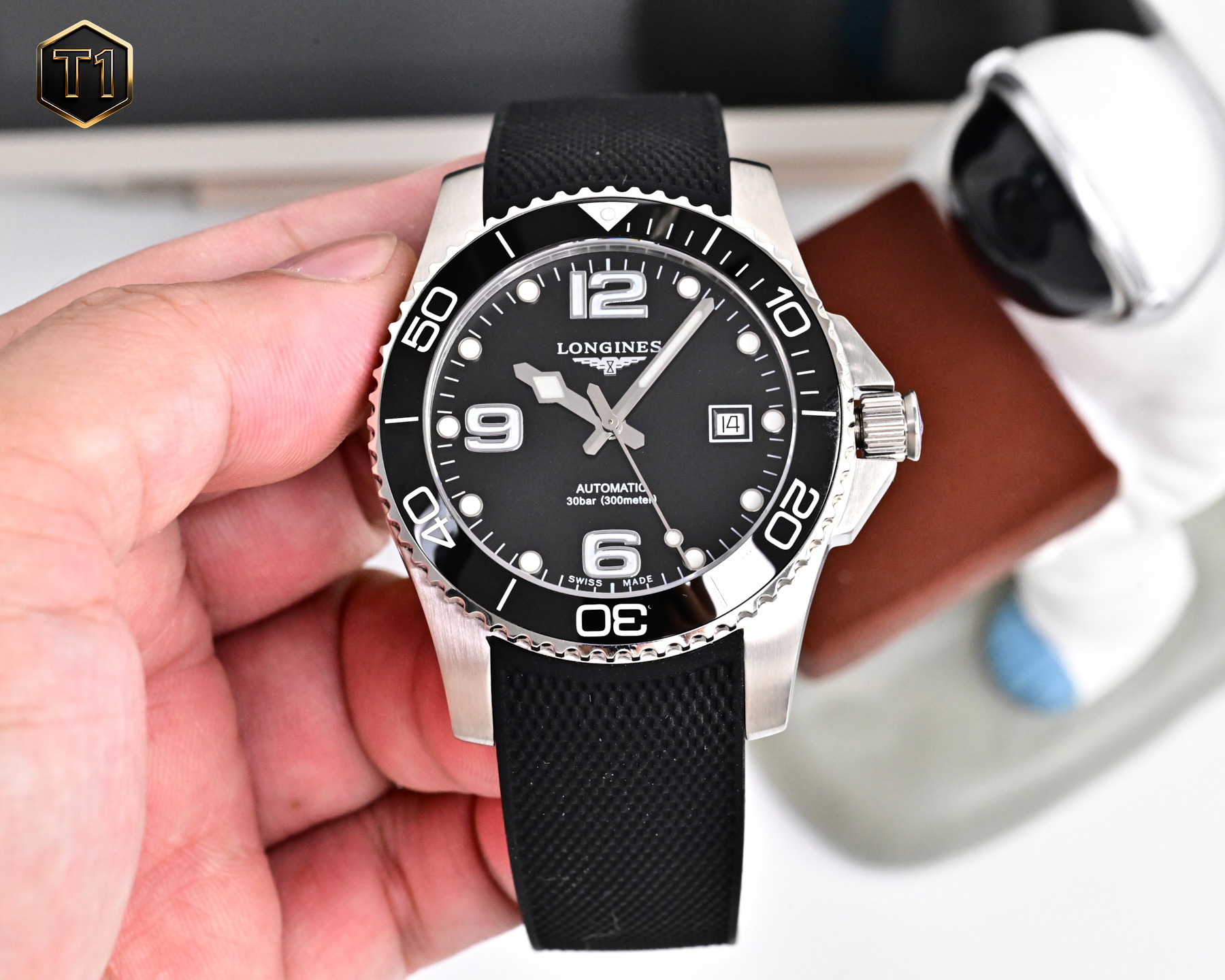 NO:820079,unify  Longines, Concas diving series men's watch, the water ghost in Longines, waterproof up to 300 meters, watch diameter 42mm, using automatic mechanical movement model 2824 movement, original case on the back cover, simple and fashionable, business casual. Screw-in handle, ceramic watch  ring, bi-fold safety clasp, with diving extension device; sapphire mirror, Qinconcas fully automatic mechanical watch, fashionable and elegant, standard rotatable ceramic ring, black, blue, gray, green multi-color optional. Steel straps and tapes are optional, suitable for individual needs, longines19860909统一 浪琴-Longines,康卡斯潜水系列男士腕表,浪琴中的水鬼,防水达300米,表径42mm,采用自动机械机芯型号2824机芯,后盖原装壳套、简约时尚,商务休闲.旋入式把的,陶瓷表圈,双折式安全表扣,带潜水延展装置；蓝宝石镜面,琴康卡斯全自动机械表,时尚大气,标配可转动陶瓷圈,黑色、蓝色、灰色、绿色多色可选.钢带、胶带任选,适合个性需求,,longines,Watch