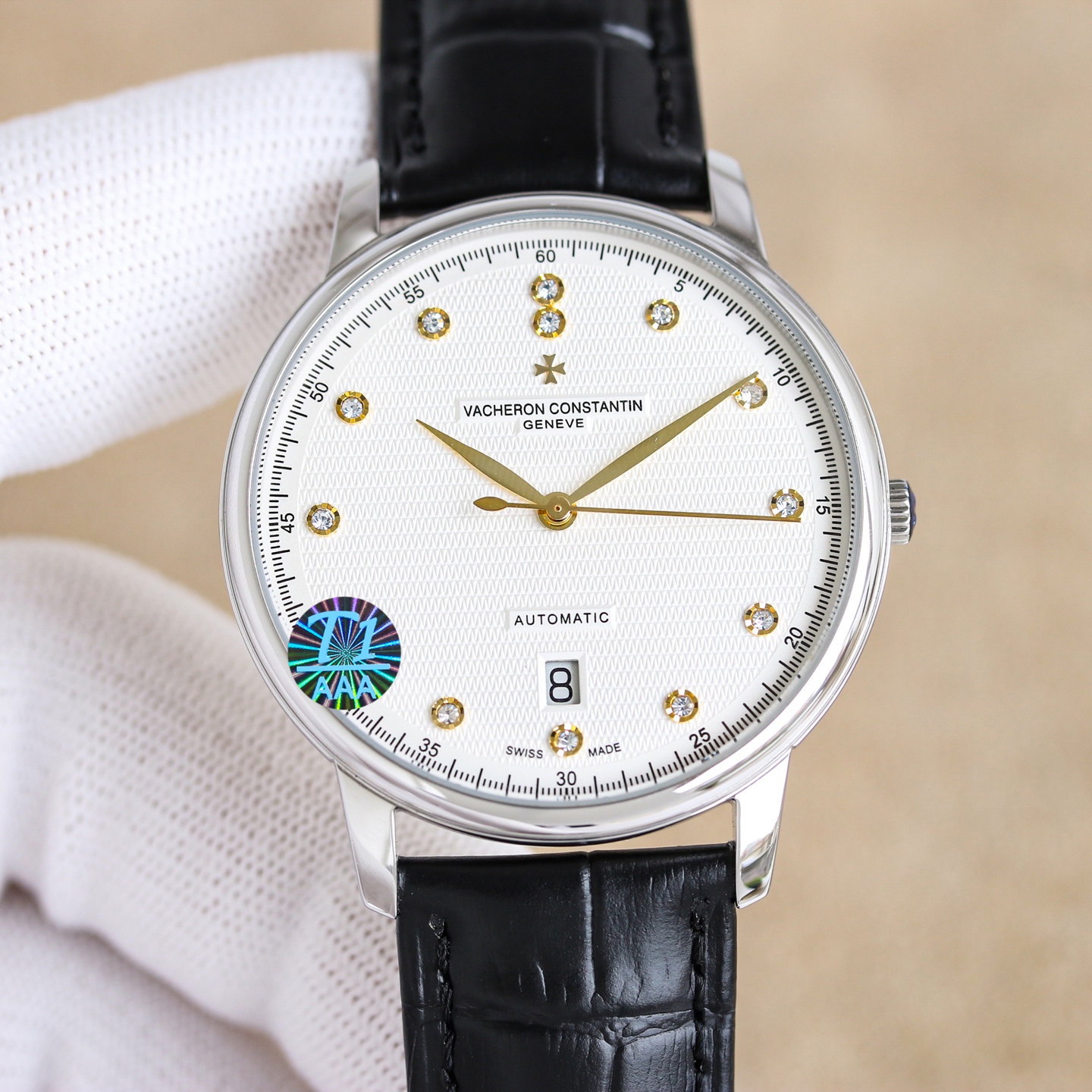 NO:820227,The latest platinum recommended version of the highest replica V4 in the market, the Vacheron Constantin VC Heritage Series 85180 watch!  1: [Case] Size 40MMX9MM, perfectly round case, with slightly isolated lug design, making it more suitable for the wearer's wrist. Each finished case needs to undergo MK's strict quality control to restore the unique texture of the original product. 2: [Movement] Steel wheels and other components are carefully decorated by MK watchmakers, and the automatic oscillating weight is plated with 18k gold, maximizing the original exquisite craftsmanship.  3: [Mirror] The front and rear sapphire glass mirrors are treated with anti-vertigo coating. 4: [Strap] Double-layer Italian calfskin, with Maltese cross pin buckle.,,vacheron,cowhide19860909白 金最新款推荐市场最高复刻 V4升级版本 江诗丹顿VC传承系列85180腕表！ 1:【表壳】尺寸40MMX9MM,完美圆形的表壳,搭配微孤式表耳设计,使之更加贴合佩戴者的手腕.每一个成品壳套,都需经过MK严格的质量把控,方能还原正品独特的质感. 2:【机芯】钢轮等部件均由MK制表师精工装饰,自动摆陀更是镀有18k金,最大限度呈现原装精湛的工艺水平. 3:【表镜】前后两片蓝宝石玻璃镜面,均有防眩晕镀膜处理. 4:【表带】双层意大利小牛皮,搭配马耳他十字针扣.,,vacheron,cowhide,Watch