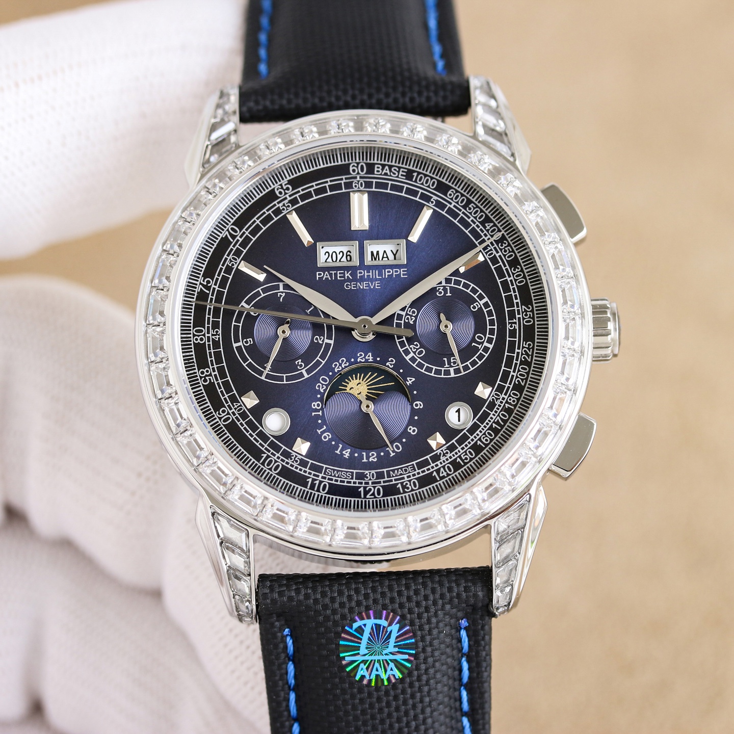 NO:850324,Aperture with diamonds, four sides full of diamonds, V4 upgraded version 'button' upgraded to original replica mold opening, Patek Philippe super complex function chronograph series!  Careful work, details 1. The team spent more than two years designing carefully, regardless of cost, daring to be the first, striving for perfection, overcoming many difficulties, and breaking through multi-layer technical bottlenecks. The movement model is an upgraded version of CH 29-535, with hollow exquisite lumps, and stable quality!  2 size 41mm, thickness 11mm!  3. The watch case is made of 316L all-steel with nano-plated platinum watch technology. The ring is embellished with South African diamonds, which further highlights the noble atmosphere. The strap is matched with Italian first-layer calfskin!  More elegant and classy!  You deserve it!  Please look for exclusive quality.,,cowhide19860909光圈 带钻 四边满钻 V4升级版”扣子”升级原装复刻开模,百达.翡丽超级复杂功能计时系列！用心之作,细节方面 1团队历时两年多精心设计,不计成本,敢为人先,力求完美,克服重重难关,突破多层技术瓶颈,机芯型号为CH 29-535 升级版,镂空精致坨片,质量稳定！ 2尺寸41毫米,厚度11毫米！ 3表壳为316L全钢镀纳米铂金表技术,圈口点缀南非钻,更彰显高贵大气,表带搭配意大利头层小牛皮！更显大气上档次！ 你值得拥有！请认准独家品质.,,cowhide,Watch