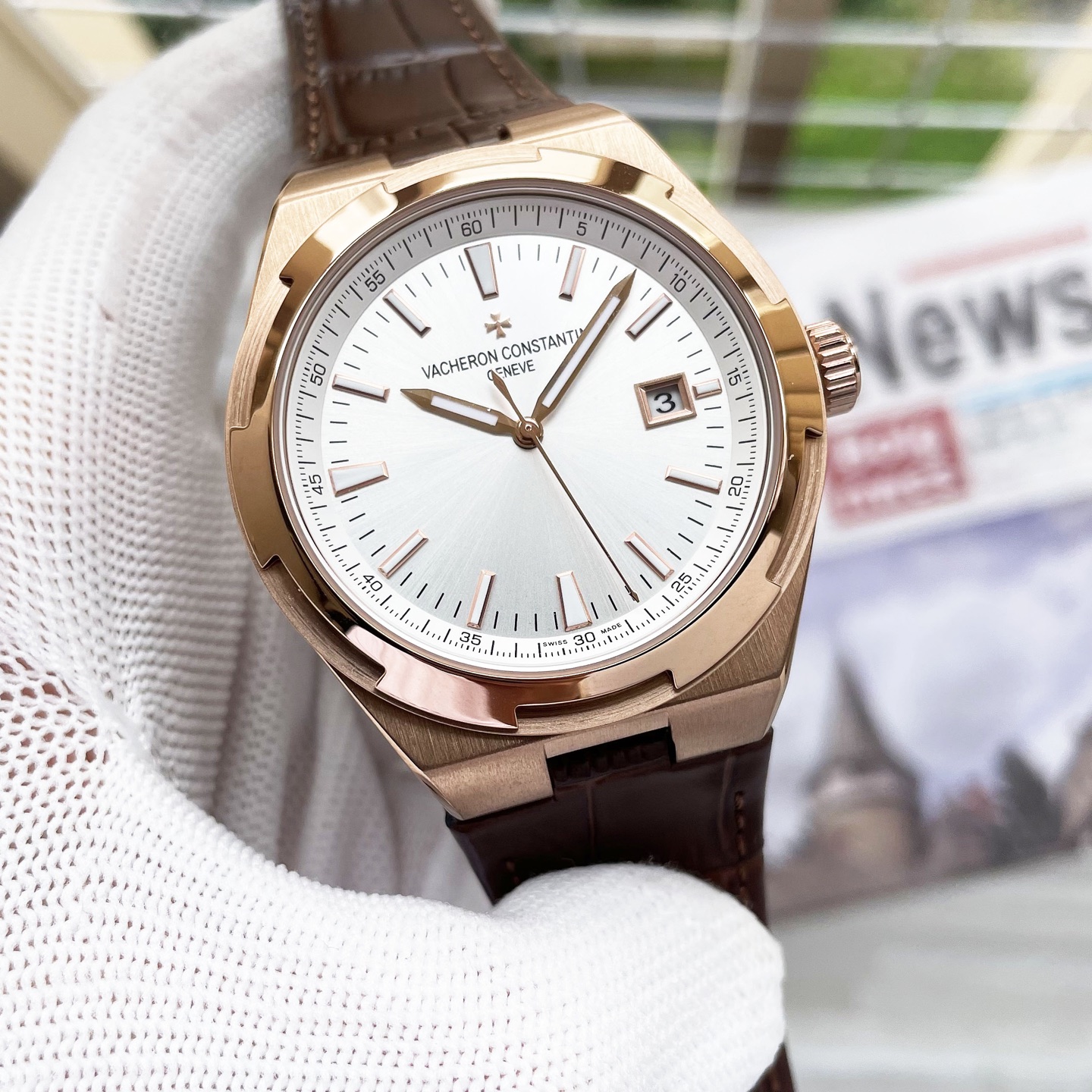 NO:850574,[Top quality Swiss watches produced by famous craftsmen] Platinum, white steel, 470 VC Vacheron Constantin Across the World Series 4500V watch customized by customers in stainless steel and rose gold!  (Green glossy, sunburst satin brushed dial, with velvety smooth edges, 18K gold hour markers, hour and minute hands with white luminous coating, 5100 customized fully automatic, 41 mm)!  Actual photos of shipment, vacheron19860909【名匠瑞表出品顶级】 白 金 白钢 枚钢470 VC江诗丹顿纵横四海系列4500V腕表客户定制的精钢款,玫瑰金款！（绿色光面、旭日纹缎面拉丝表盘, 带有天鹅绒般光滑边缘 18K金时标,时针、分针均带有白色夜光涂层,5100定制全自动,41毫米）！出货实拍,,vacheron,Watch