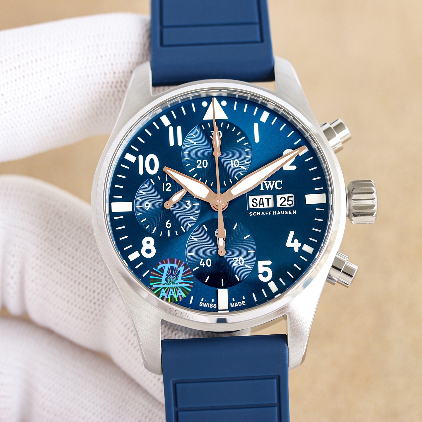 NO:896027,Unified TW new product, the new IWC Pilot's Little Prince Special Edition 41MM IW388120 1. The watch is polished and polished with 316 fine steel, with mature workmanship, clear and three-dimensional lines, harmonious color matching, and very versatile. 2. Compared with the previous pilot, the size of the new timepiece has been reduced to 41 size, which is more in line with the gold size of modern men's watches. 3. The dial design continues the pilot's classic cockpit dashboard style. The blue dial looks very clean.  4. The new transparent bottom design adopts the self-produced 69385 self-winding mechanical movement from 7750, which can provide the watch with a 46-hour power reserve after being fully wound. 5. The double-layer light blue anti-vertigo coating allows for clearer reading. It continues the classic appearance of the previous work, with a minimalist design and a precise core. 6. No expense is spared in the original mold opening, and it is paired with a quick-release fluororubber strap exclusively developed by the counter. TW’s ingenious masterpiece is welcome to taste!  ,,iwc,gold19860909统一 TW新品 新款万国飞行员小王子特别版41MM IW388120 1.腕表采用316精钢打磨抛光,做工成熟,线条清晰而富有立体感,颜色搭配和谐,非常百搭. 2.与之前的飞行员相比,新款时计尺寸缩小到41尺寸,更加符合现代男表的黄金尺寸 3.表盘设计延续飞行员经典的驾驶舱仪表盘风格 蓝色表盘显得非常干净 4.全新透底设计采用7750改自产69385型自动上链机械机芯,上满链后能为腕表提供46小时动力储存 5.双层浅蓝色防眩晕镀膜更能清楚的读时,延续的前作的经典外观,设计至简 内核精密 6.不惜成本原装开模 搭配专柜独家研发快拆氟橡胶表带 TW匠心巨作 欢迎品鉴！,,iwc,gold,Watch