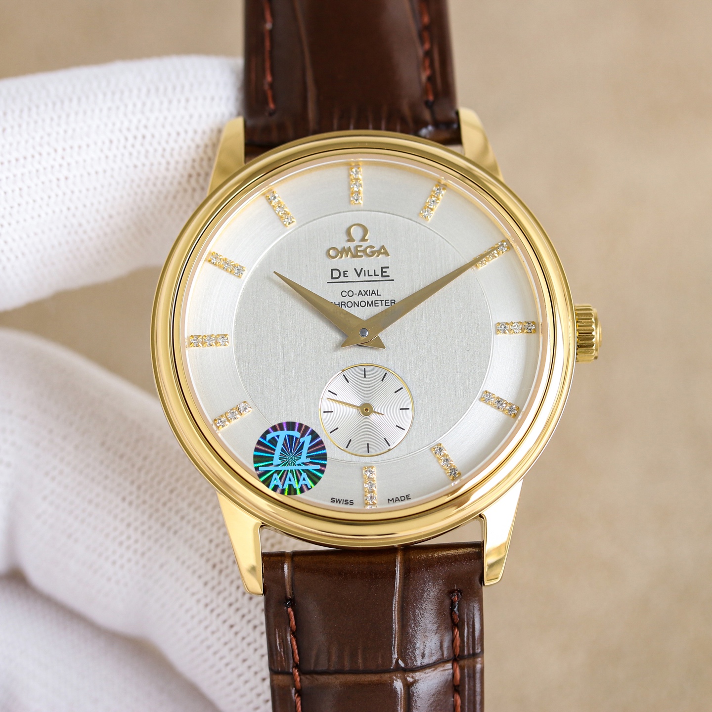 NO:896033,Gold Diamond GF Factory Omega De Ville Series Automatic Men's Watch 4613.30.02, the wear-resistant sapphire glass mirror provides comprehensive protection for this dazzling dial. The size of the watch is 39 mm × 10 mm diameter 316 stainless steel case with Italian leather strap, and the interior is equipped with Omega Cal.2202  Coaxial movement, fully automatic mechanical model, power reserve 48 hours, the lettering shading inherits the original factory craftsmanship, first finely ground and polished, and then rhodium-plated to ensure permanent luster, dense bottom design, waterproof depth 30 meters ~ fashionable, elegant and stable, elegant and simple.,,omega19860909金钻 GF Factory欧米茄碟飞系列自动机械男表 4613.30.02,耐磨损蓝宝石玻璃表镜为此耀目表盘提供周全保护. 腕表尺寸39毫米×10毫米表径 316 精钢表壳搭配意大利皮表带,内部则搭载有欧米茄Cal.2202 同轴机芯,全自动机械型男,动力储备48小时,字面底纹继承原厂工艺,先精磨抛亮,再做镀铑处理 确保光泽永驻,密底设计,防水深度30米～时尚优雅稳重 雅儒简洁大气.,,omega,Watch