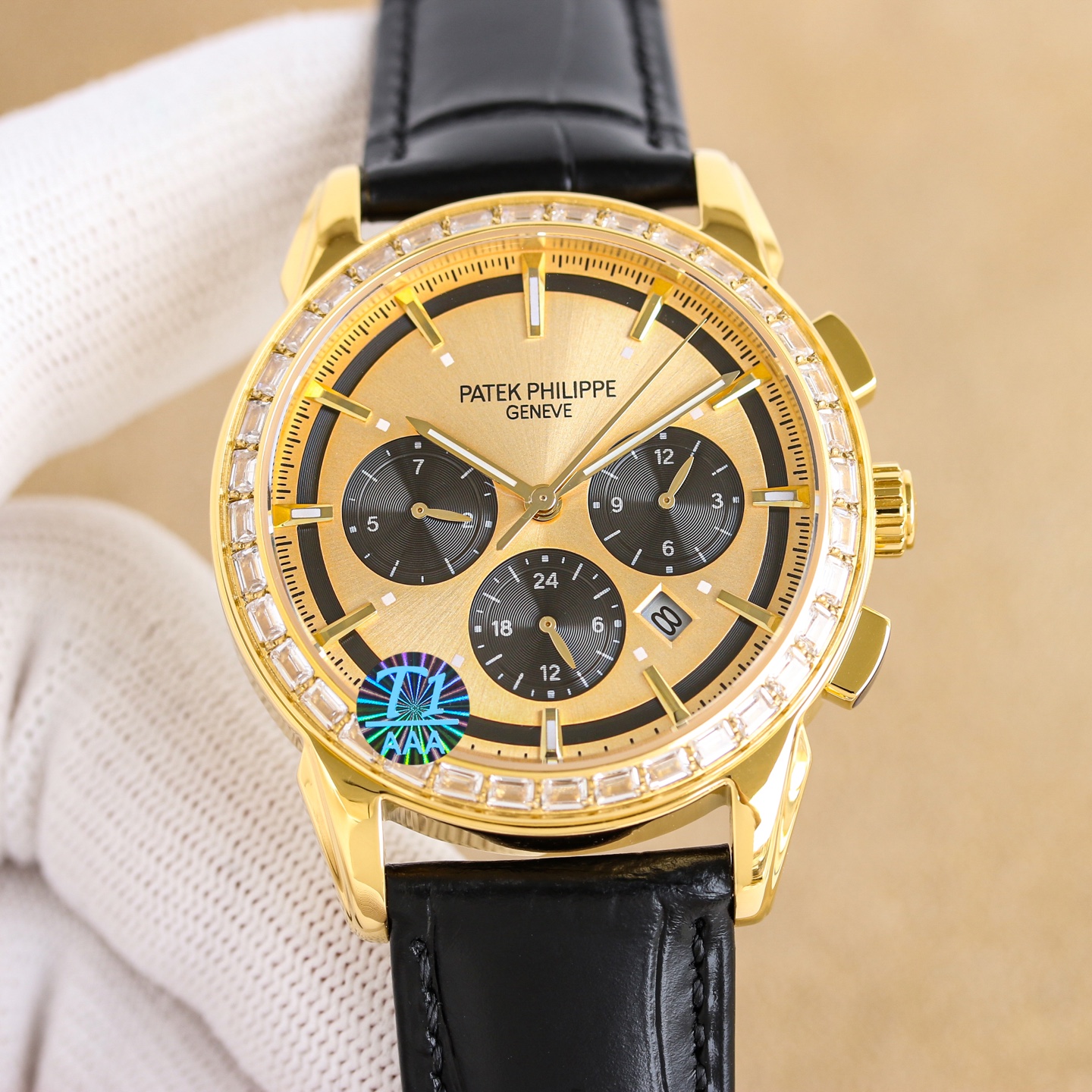 NO:923932,Platinum New Patek Philippe Complication Chronograph Series Launched PatekPhilippe Noble Artwork!  The watch is equipped with a newly designed Roman dial, which combines luxury, refinement and usability (the upgraded version has an improved shell that is thinner than the old version, the glass has been upgraded to be wear-resistant and fall-resistant, and is smoother and more beautiful than the old version! The inner cover has been updated to a steel inner cover; the texture and feel of the watch  It looks more perfect) Exclusive text plus high-end inner shadow logo, matched with imported multi-function movement (0 repair) function (24 hours, day of the week, stars, month) imported 316 stainless steel, using 18k quality furnace vacuum plating!  Paired with Italian imported calfskin!  Original folding buckle!  Size 42mm. Super waterproof to 50 meters!  Simple but not simple!  You can never own a piece of Patek Philippe, you are just keeping it for your descendants. (Serious promise: The actual product has a better luster and a more exquisite feel. The dial scale is lifelike. The craftsmanship of the case and case are all master-level light body inspections. In addition, the high-tech forging of new era machines is shocking and noble. You deserve it! Made by a big factory! Welcome to reprint!,,patek philippe,cowhide19860909白金 新款 百达翡丽复杂功能计时系列上市 PatekPhilippe 贵族的艺术品！腕表新搭配焕新设计的罗马表盘,集奢华,精致和使用于一身（升级版改进壳身比旧版本更薄、玻璃升级耐磨抗摔、比旧版本更平整美观！内罩更新成钢鑫制内罩；手表质感 手感 显得更完美）独家字面加高档内影logo,搭配进口多功能机芯（0返修）功能（24小时,星期,星辰,月份）进口316精钢,采用18k品质炉内真空电镀！搭配意大利进口小牛皮！原装折叠扣！尺寸42mm.超强防水50米！简约而不简单！你永远无法拥有一块百达翡丽,你只是在替你的后代保管他. ( 慎重承诺 产品实物光泽手感更佳精湛 字盘刻度栩栩如生 壳套工艺都是宗师级别轻身检验 加上新时代机器高技锻造 上手震撼尊贵非凡.你值得拥有！大厂打造！欢迎转载！,,patek philippe,cowhide,Watch