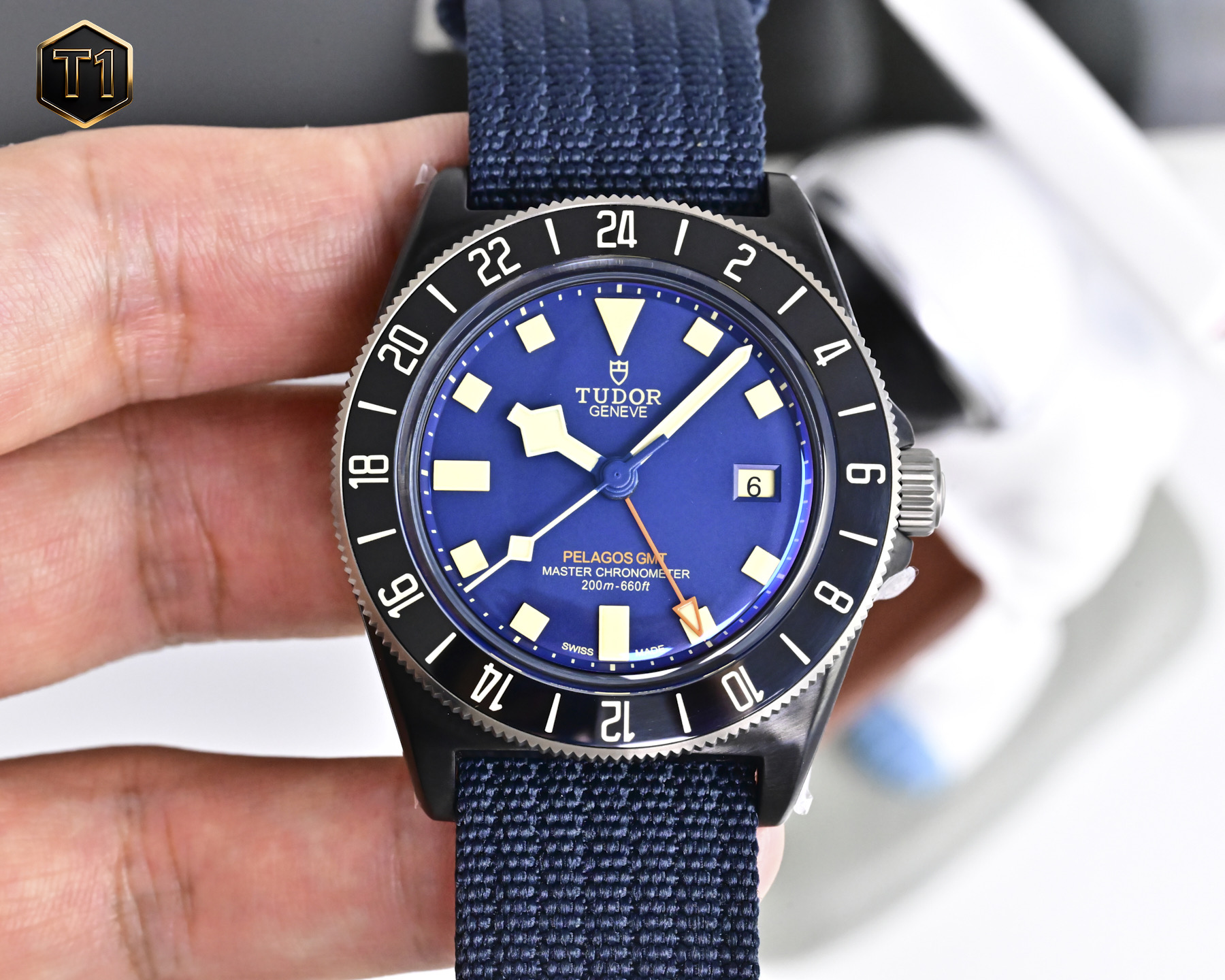 NO:943104,Unified TUDOR Leading Submersible FXD - ③ 'Subversion·Innovation' The first one uses ultra-high-cost racing sailing materials. It has the characteristics of super wear resistance and super high temperature resistance and is often used in high-end fighter jets! It is the first time it is used for Tudor; it is also Rolex's pioneering attempt to create materials for the next watch, which is in line with the innate spirit of daring to be the first! The case diameter of the leading submersible FXD model M25707 is 42 mm, which is consistent with the official! The thickness of the case is 12.5mm, which is thinner than the official one! The highest performance x1 level Swiss Super-LumiNova luminous coating is used on the bezel ceramic material. The watch hands use a separate molded pattern needle instead of a low-cost etched needle. The needle is repeatedly oil-printed and then filled with Swiss X1 level Super-LumiNova luminous material; synchronized with the lettering, which is snow white and slightly light green. The literal matte dial is equipped with three-dimensional hour markers of one-piece luminous ceramic composite material; it is equipped with the highest performance x1 level Swiss Super-LumiNova luminous coating.19860909统一 帝舵TUDOR 领潜型FXD －③『颠覆·创新』 首枚使用造价超高的竞赛帆船材料,它具有 超耐磨 超耐高温特点而多用于高尖端战斗机！ 它第一次用于帝舵；也是Rolex为下一只腕表材料的诞生做了一次前锋的尝试,正应了天生敢为先的精神！ 领潜型FXD型号M25707 表壳直径42 mm,与官方一致！ 表壳厚度12.5mm,比官方更薄！ 圈口陶瓷材料上使用最高性能x1级瑞士Super-LumiNova夜光涂层. 表针重本使用單独模具的批花针而非低成本腐蚀针,针重复油性印刷后填瑞士X1级别Super-LumiNova夜光材料；同步于字面雪白又有丝丝微淡浅绿. 字面哑光表盘,搭配一体成型夜光陶瓷复合材质立体钟点标记；配以最高性能x1级瑞士Super-LumiNova夜光涂层.,,Watch