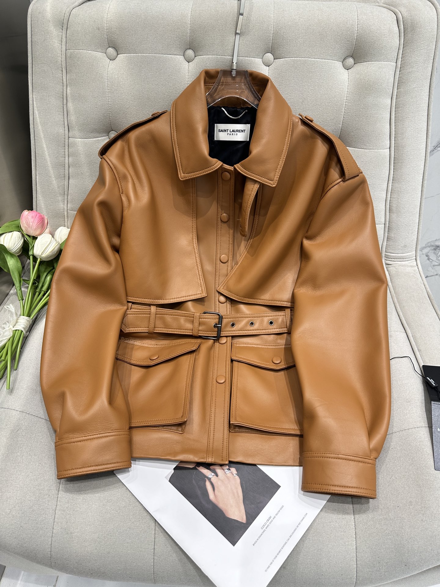 NO:777334,｜ *YSL Saint Laurent Leather Jacket｜ In the hands of Hedi Slimane, there are countless classics that have evolved into countless versions. It is a very slim and simple item. Saint Lauren*t material. Imported top-grade sheepskin. Each zipper hardware is 1:1 original mold with logo. Textured leather text cannot be described. Verify the details!  I only make high-end versions. Welcome to compare. Women's size 36 38 40 42, saint laurent-clothing, saint laurent, saint laurent, saint laurent, leather jacket, sheepskin,19860909｜ * YSL 圣罗*兰皮皮衣｜ 在hedi slimane手中有无数的经典演变过无数个版本 是一款非常显瘦简单的单品 Saint Lauren*t 圣罗兰  材质 进口顶级绵羊皮每个拉链五金1:1原版开模配logo 质感皮质文字无法描述.细节验证！我家只做高版本 欢迎对比 女款Size 36 38 40 42,圣罗兰-服装,saint laurent,saint laurent,saint laurent,leather jacket,sheepskin,,Women's clothing