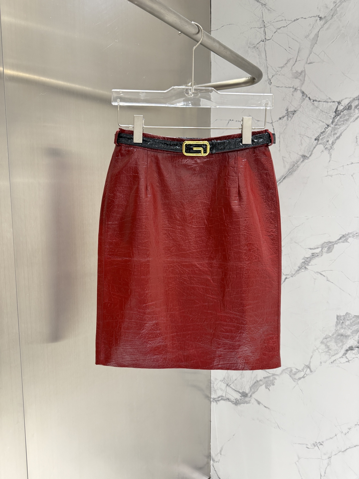 NO:925509,* Ancient*qi: New leather skirt and leather pants!  The original imported sheepskin is the highest version on the market, and the original three-dimensional tailoring model is domineering, showing that the waist is full of legs!  Zipper hardware with original logo. Each hardware is made by master craftsmen to create high quality!  Perfect workmanship quality is only for you who know the goods!  The leather is soft and feels as soft as skin. Women's size 36 38 40 42, Gucci-clothing, gucci, skirts, sheepskin,19860909* 古*奇   :  新款皮裙皮裤！原版进口羊皮 市场最高版本、原版立体剪裁版型霸气演绎腰下全是腿！拉链五金配原版logo每个五金都是老师傅慢慢敲打出高品质！完美做工品质只给懂货的你！皮质柔软摸着像皮肤一样柔软女款Size36 38 40 42,古驰-服装,gucci,skirts,sheepskin,,Women's clothing