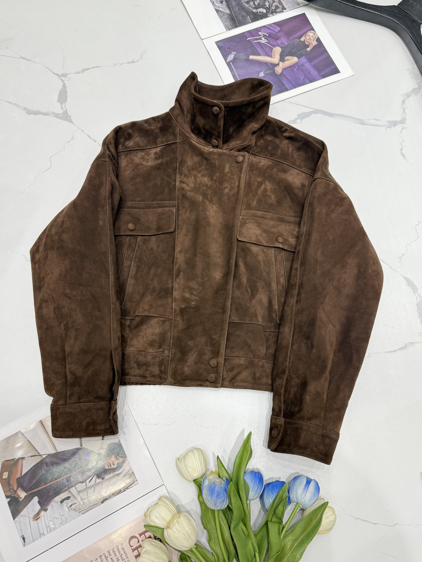 NO:892156,| * Saint Lauren*t Leather Jacket | Suede Series | In the hands of Hedi Slimane, there are countless classics that have evolved into countless versions. It is a very slim and simple item. Saint Lauren*t material. Imported top-grade sheep suede goatskin. Each zipper hardware is 1:1 original mold with logo. Textured leather text cannot be described. Details verified!  I only make high-end versions. Welcome to compare. Women's size 36 38 40 42, saint laurent-clothing, saint laurent, saint laurent, leather jacket, sheepskin, chamois leather,19860909｜ * 圣罗*兰皮皮衣｜麂皮系列｜ 在hedi slimane手中有无数的经典演变过无数个版本 是一款非常显瘦简单的单品 Saint Lauren*t 圣罗兰 材质 进口顶级羊反绒山羊皮每个拉链五金1:1原版开模配logo 质感皮质文字无法描述.细节验证！我家只做高版本 欢迎对比 女款Size 36 38 40 42,圣罗兰-服装,saint laurent,saint laurent,leather jacket,sheepskin,chamois leather,,Women's clothing