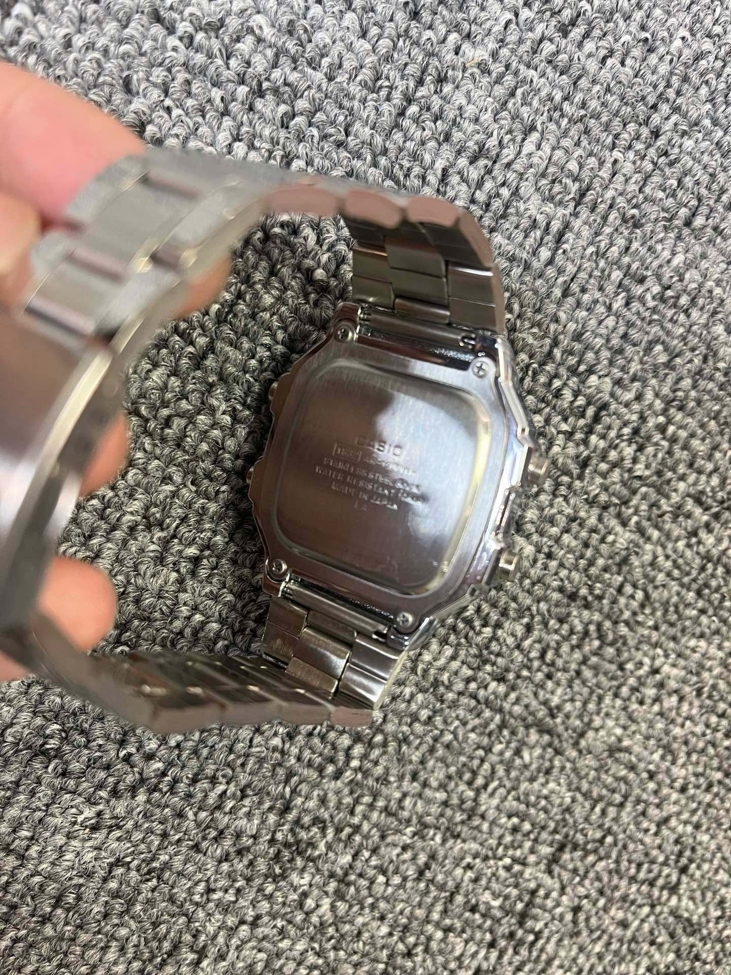 💰48
【卡西欧银色方块1200系列/银】可配全套包装📦（铁盒+说明书+保修卡+手提袋）
CASIO 卡西欧YOUTH系列 数码系列复古小方块小银块100米防水10年电池石英电子手表钢带  AE-1200WHD-1A。