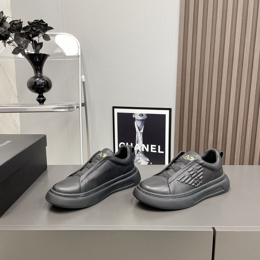 EA7 Recreational Sports Shoe: Men’s Leisure Sneakers with Unique Design and Premium Materials - 图片 2