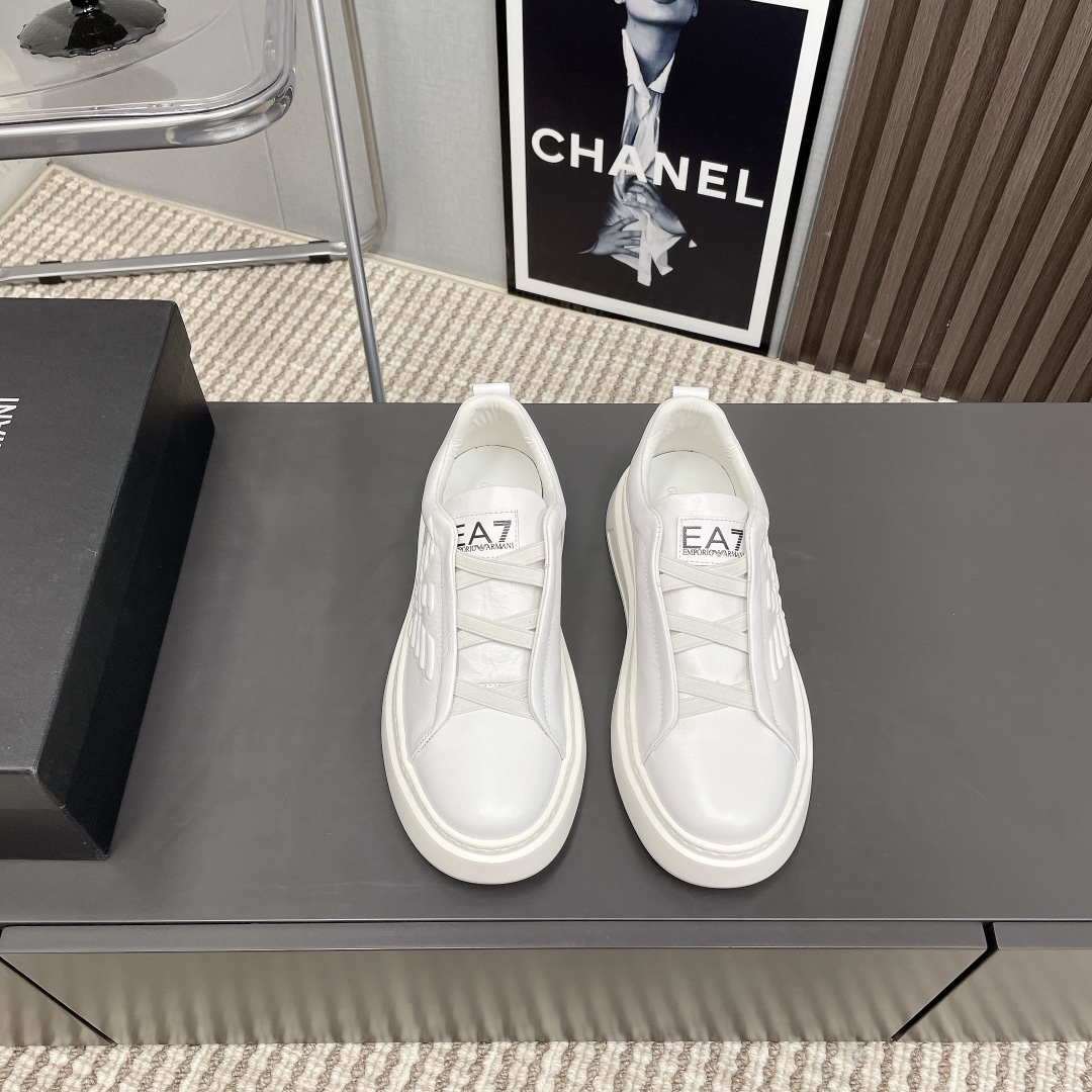 EA7 Recreational Sports Shoe: Emporio Armani Men’s Leisure Sneakers with Unique Design - 图片 1
