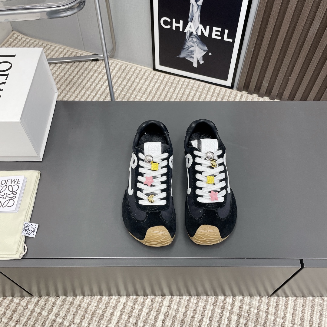 NO:258730,40 LOEWE Loewede vs latest German training full series... [Couple color-blocking German training shoes] The fastest purchase of original version on the entire network, wear it for a few years, super classic series, the most popular check-in shoes for the internet celebrities, the fastest shipment, exclusive original one-to-one mold opening, all materials and details are no different from the original, please identify the highest version on the market... Fabric: Niuqiu Gao Mercerated Laika cloth matching Inner: Custom imported sheepskin Outsole: Original mold opening multi-layer combination anti-slip and wear-resistant sole Packaging: Original full-set packaging Size: 35-44 (female 40.41 male 45. No return or exchange support) Color: Official website synchronous update, casual shoes/sports shoes, loewe, loewe, loewe, sneakers, sheepskin19860909配扣40 LOEWE罗意威德vs最新德训全系列…【情侣拼色德训鞋】 全网最快购入原版开发,穿几年不过时的,超级经典系列,网红最热爱的打卡神鞋,最快出货,独家原版一比一开模,所有材料,细节根zp原版无差别,请认准高市场上最高版本…… 面料:牛猄高丝光莱卡布搭配 内里:定制进口羊皮 大底:原版开模多层组合防滑耐磨底 包装:原版全套包装 码数:35-44（女40.41男45.不支持退换） 颜色:官网同步更新,休闲鞋/运动鞋,loewe,loewe,sneakers,sheepskin,Women's Shoes