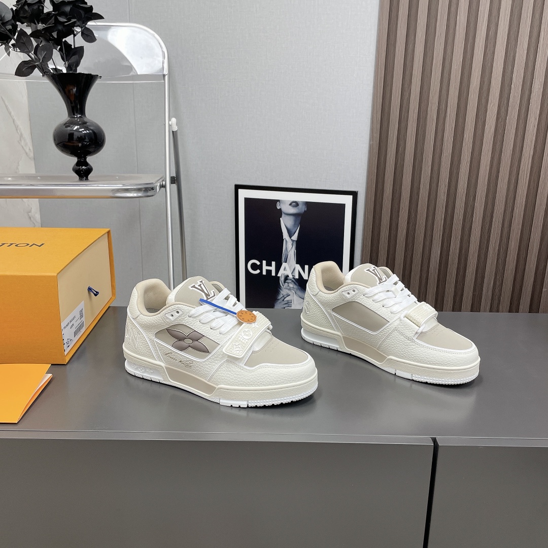 Louis Vuitton Spring 2025 Men's Leather Sneaker - Premium Quality & Comfort 4 i1741588533 2668 5