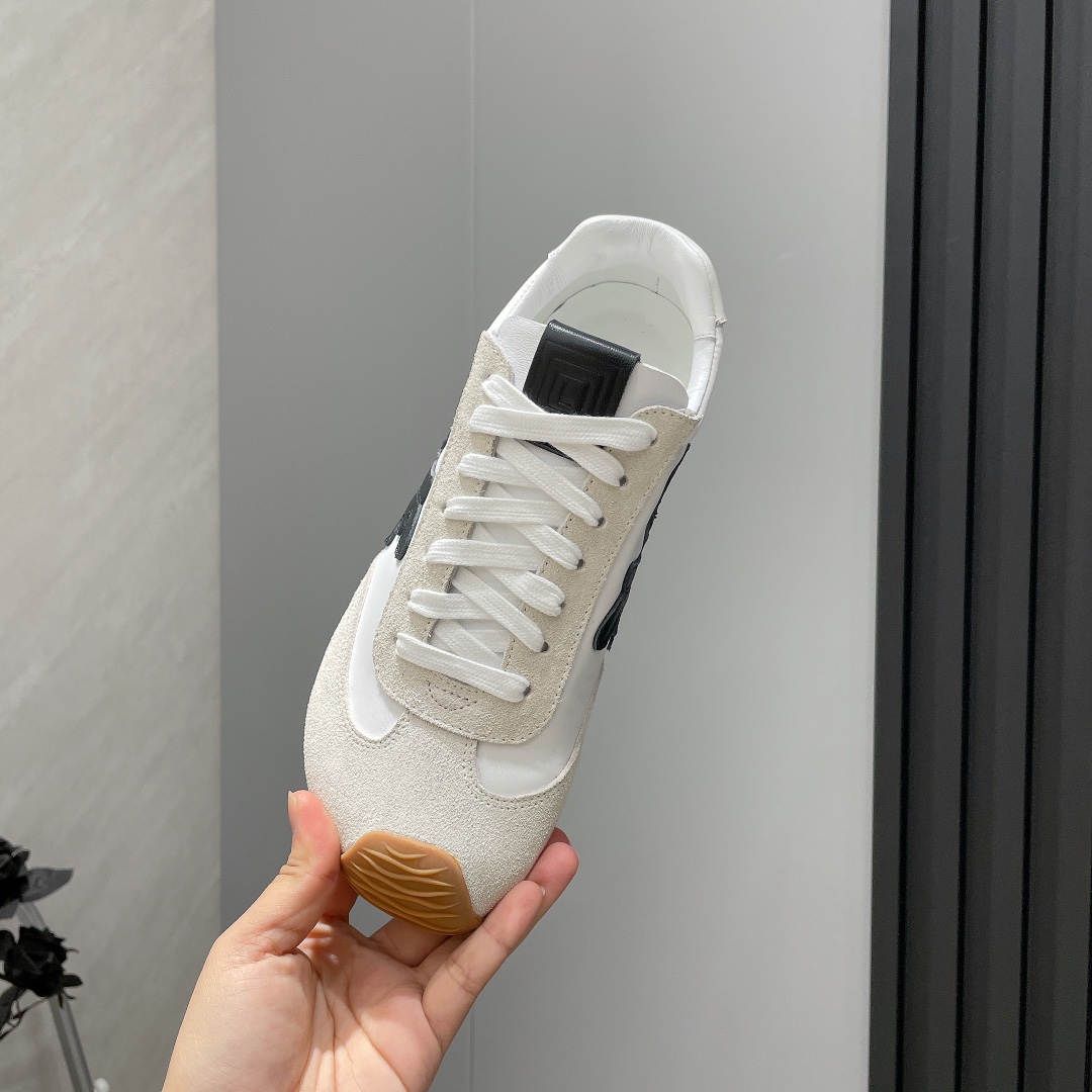 LOEWE 2025 VS New German Trainer Sneakers - Round Toe Color Block Design 8 i1742455002 1595 3
