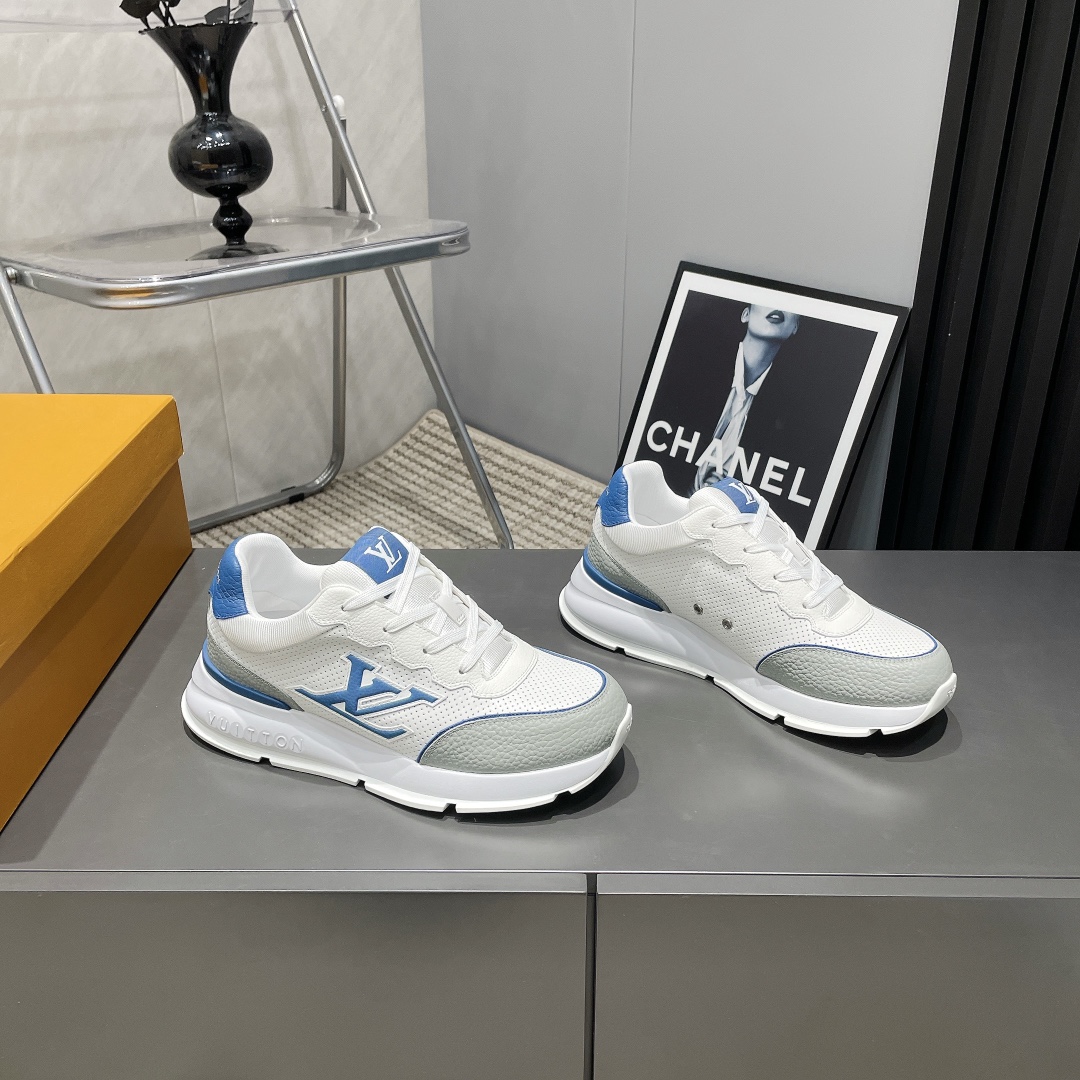 Louis Vuitton 25 Early Spring Men's Sneakers in White Leather 4 i1743246272 2501 8