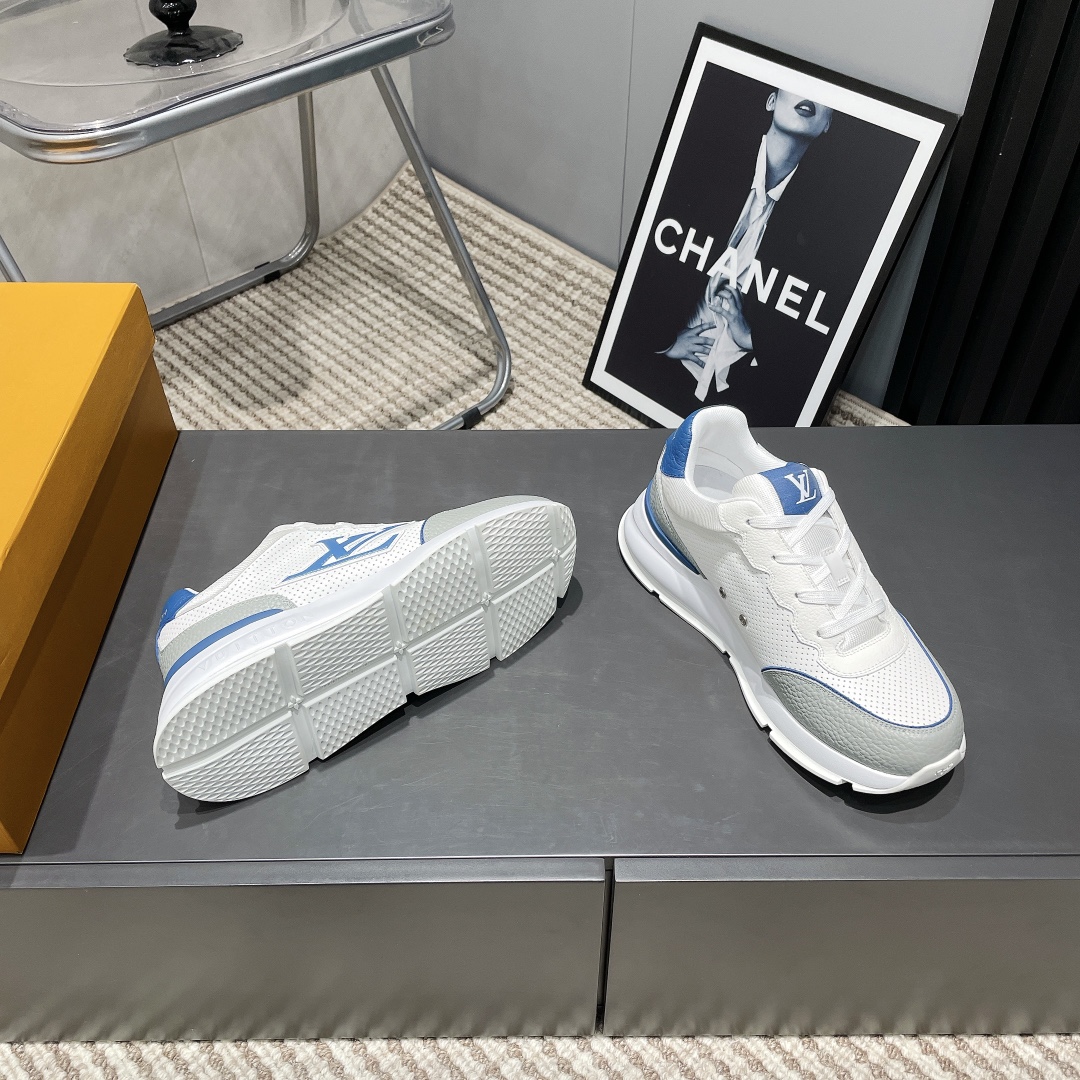 Louis Vuitton 25 Early Spring Men's Sneakers in White Leather 10 i1743246272 2606 1