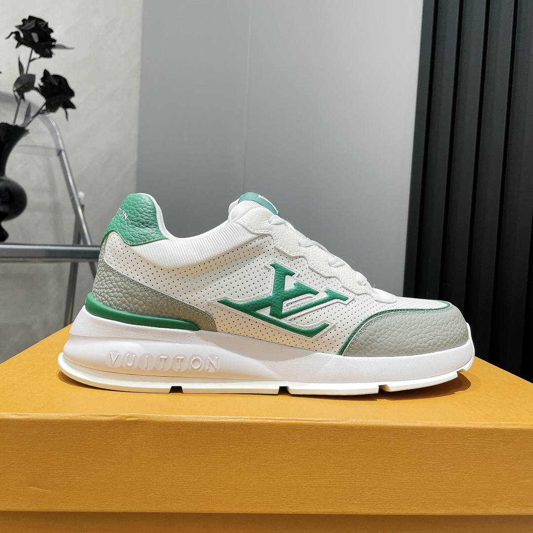 Louis Vuitton Early Spring White Leather Sneakers - Fashionable and Comfortable 2 i1743246315 5084 1