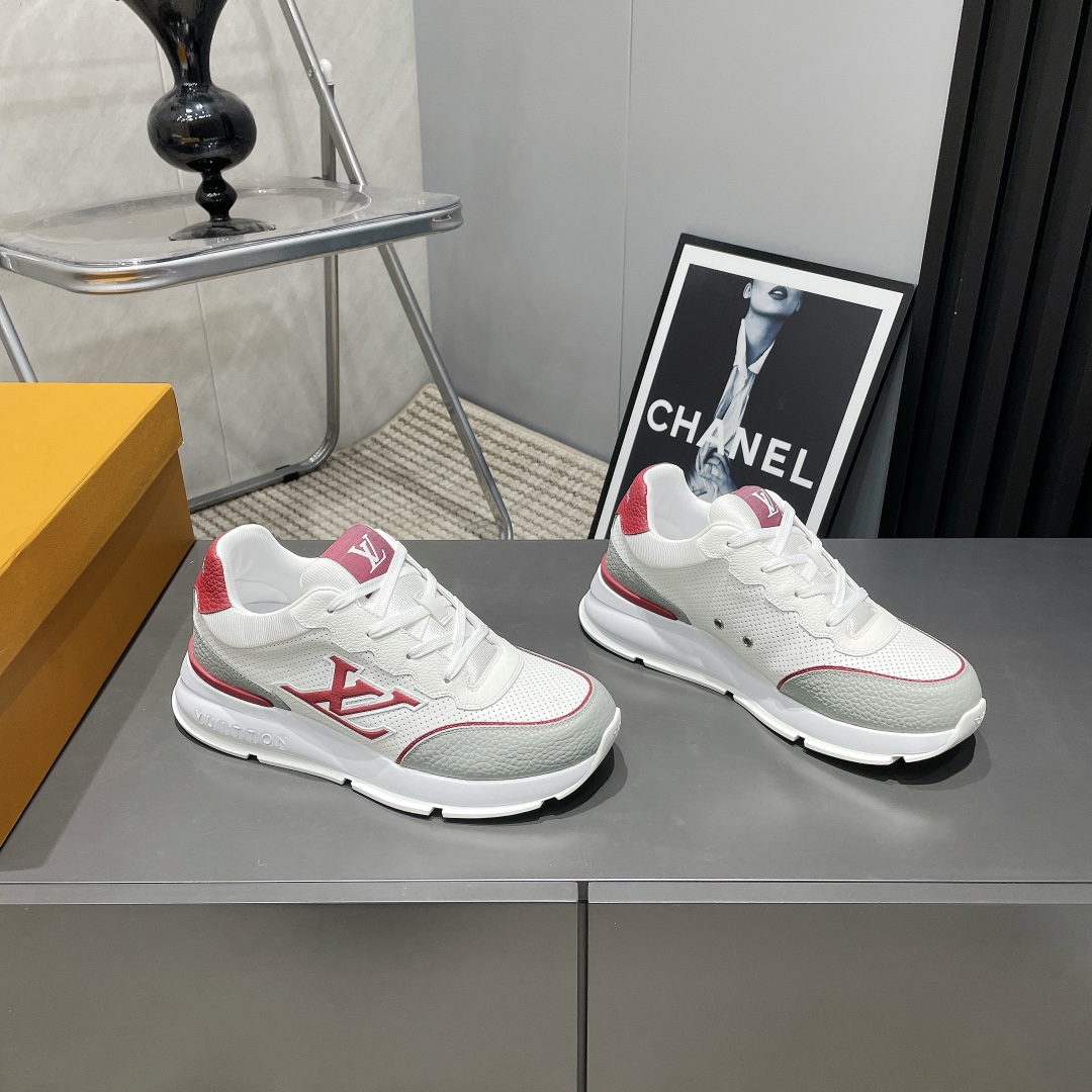 Louis Vuitton 25 Early Spring White Leather Sneakers with LV Logo 4 i1743246368 6350 2