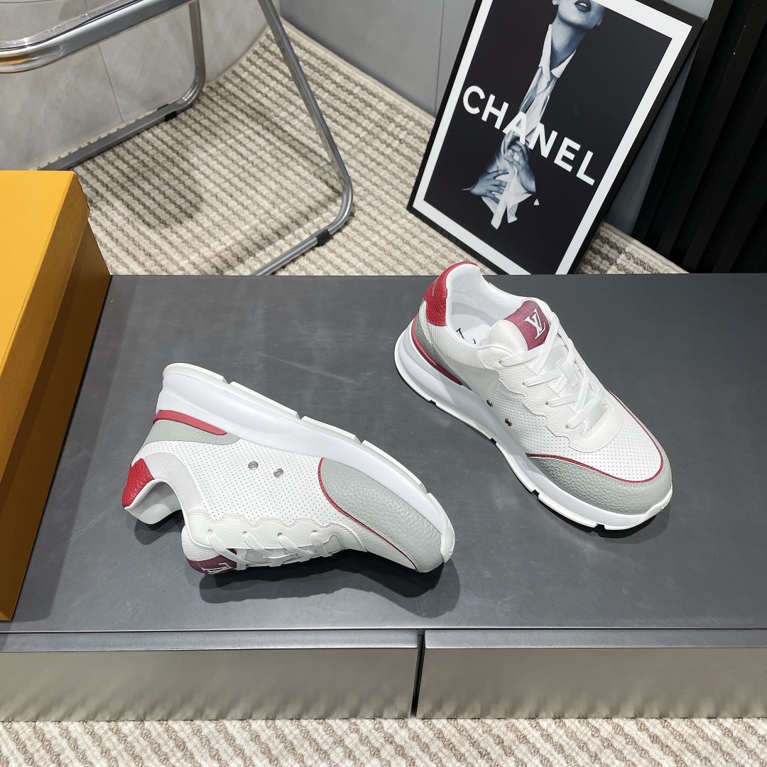 Louis Vuitton 25 Early Spring White Leather Sneakers with LV Logo 7 i1743246368 6761 8
