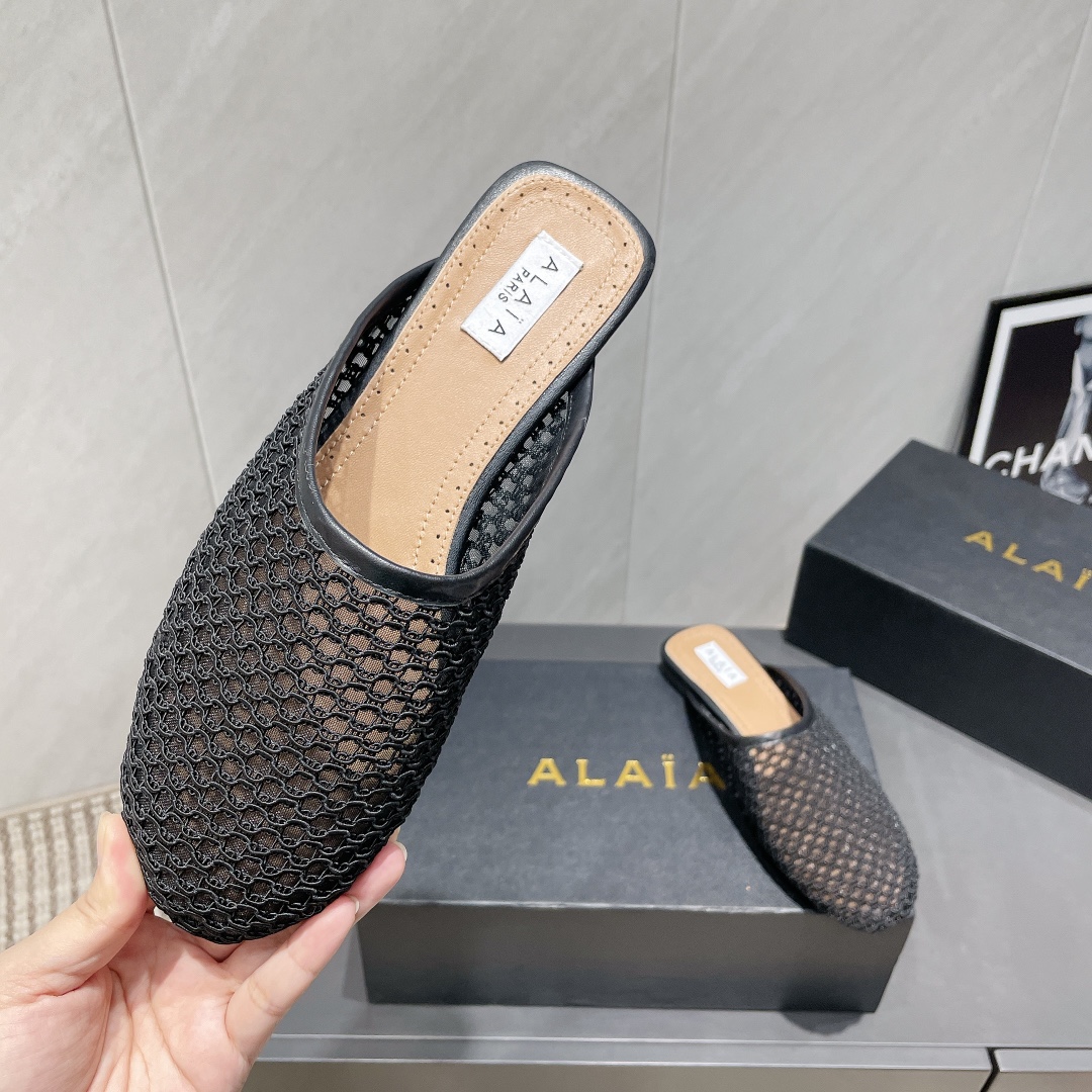 Alaïa Flat Mule: Sexy & Elegant Open Back Single Shoes - Perfect for Any Outfit 8 i1746685944 3498 0