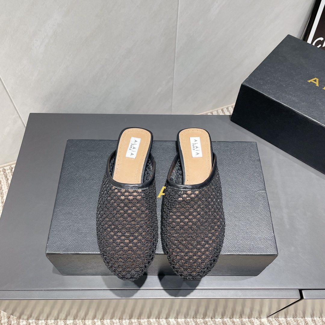 Alaïa Flat Mule: Sexy & Elegant Open Back Single Shoes - Perfect for Any Outfit 3 i1746685944 6744 6