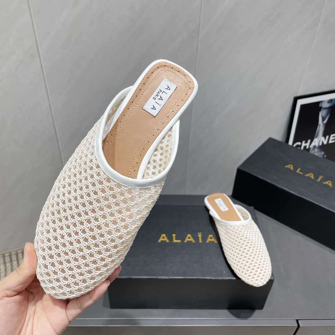 ALAIA Spring 2025 Flat Mules - Designer Women's Shoes, Comfortable and Chic 8 i1746686048 7169 7