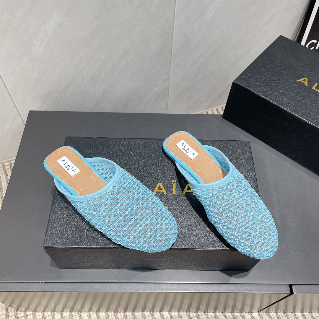 Alaïa Spring Flat Mules: Chic & Comfortable Designer Shoes for Women 4 i1746686080 1569 8