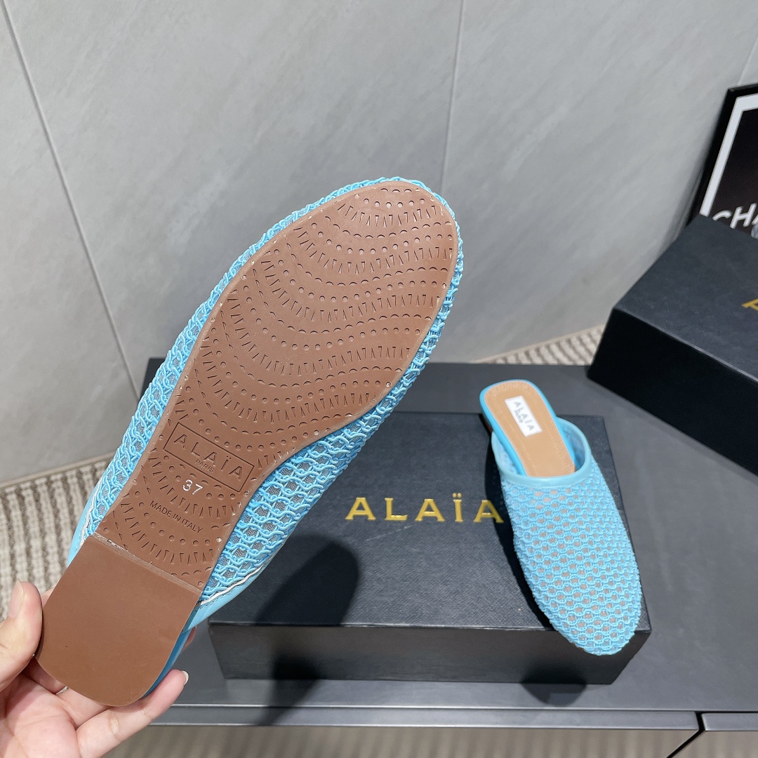 Alaïa Spring Flat Mules: Chic & Comfortable Designer Shoes for Women 10 i1746686080 4915 0