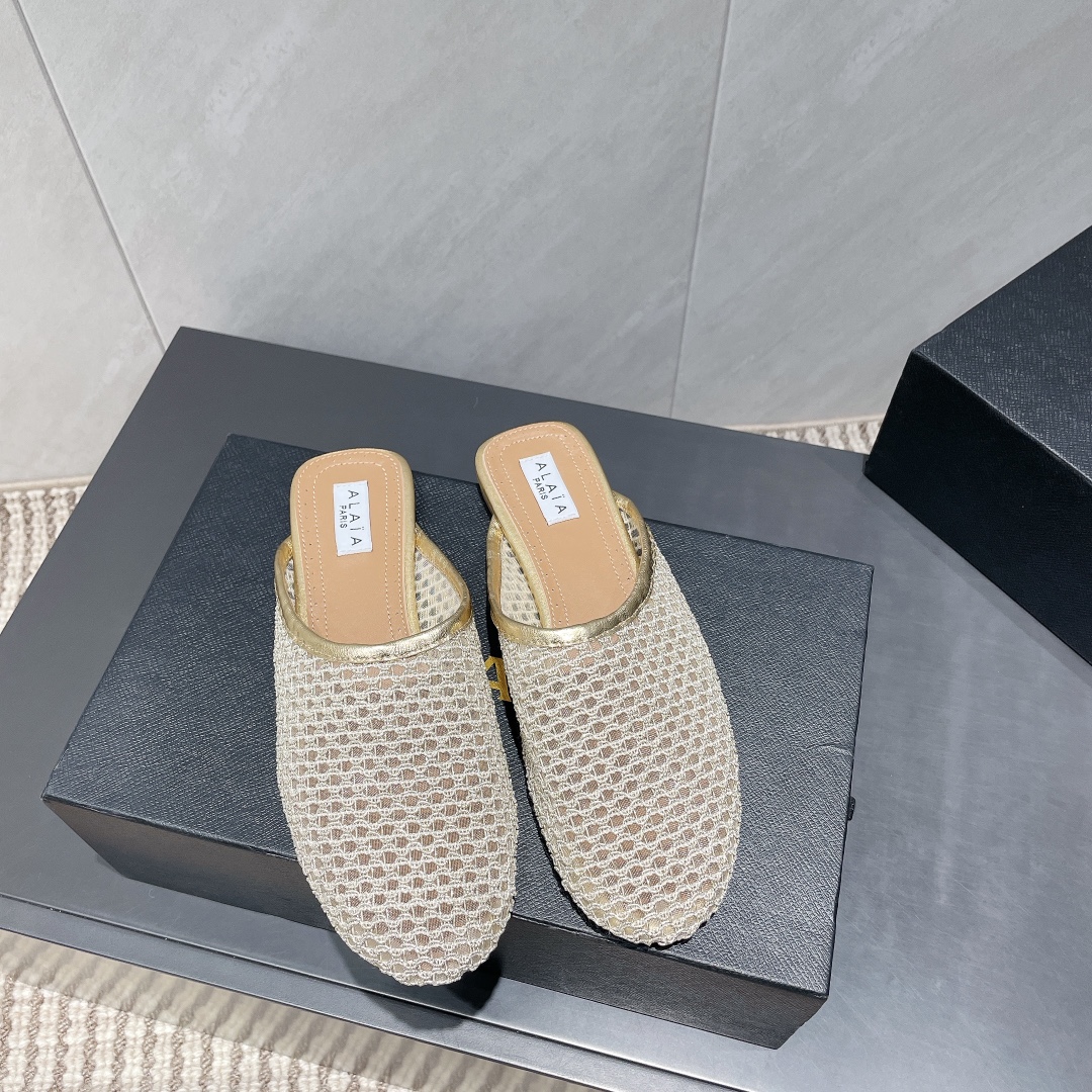 Alaïa Flat Mules - Elegant Mesh Design, Comfortable & Versatile Spring Shoes 9 i1746686631 9856 2
