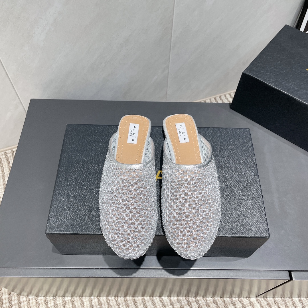 Alaïa Spring 2025 Mesh Mules - Flat Heel, Pointed Toe, Elegant Style 3 i1746686665 4245 7