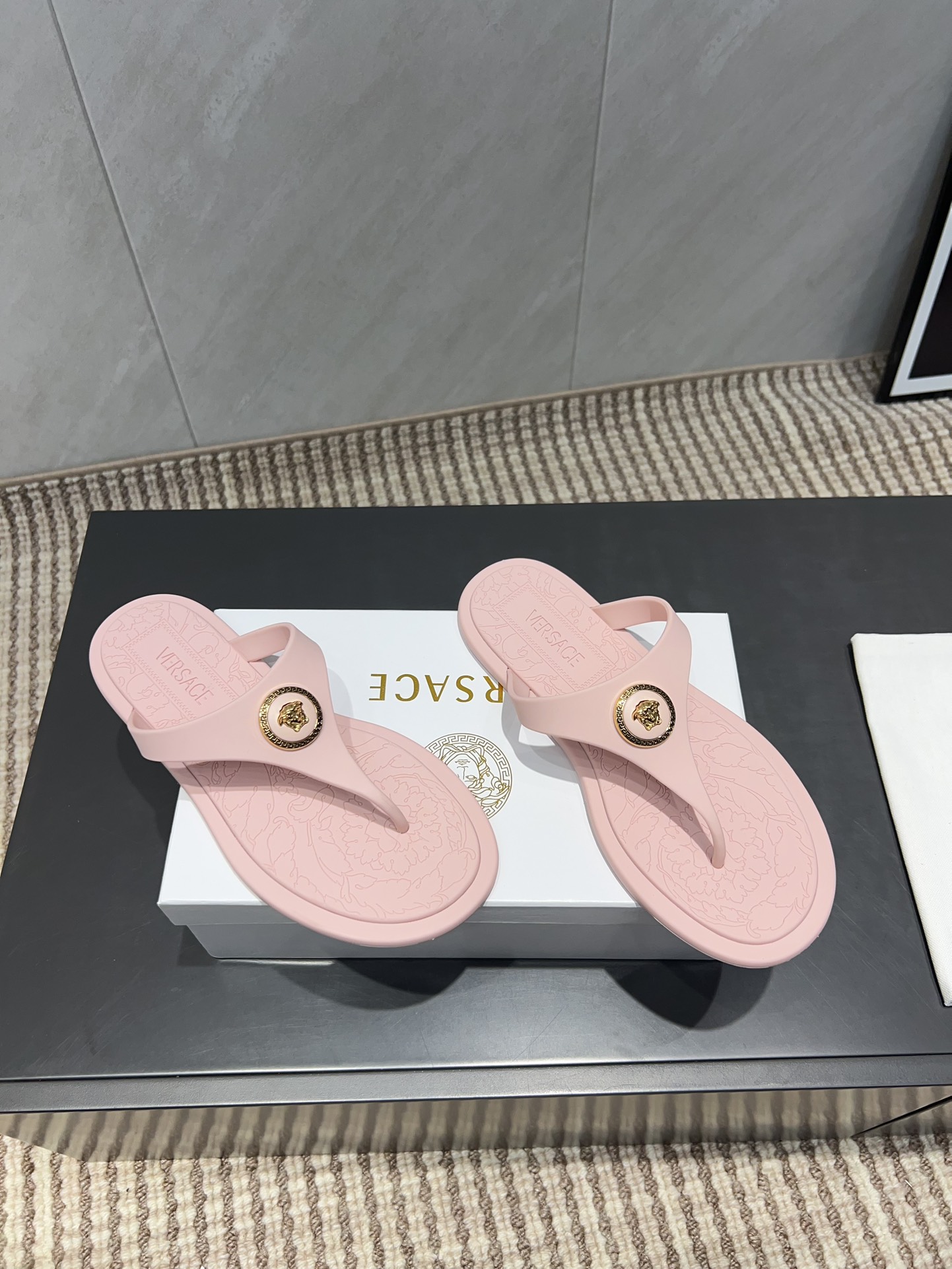 Stylish Sandals Inspired by Planets with Zirconium Fabric and Unique Design - 图片 2