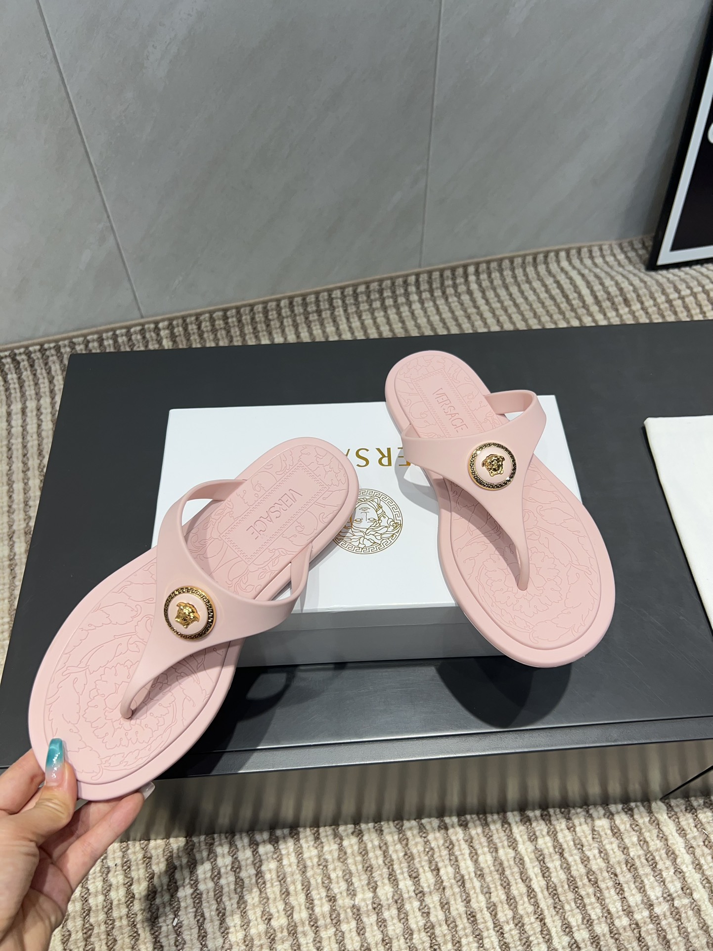 Stylish Sandals Inspired by Planets with Zirconium Fabric and Unique Design - 图片 6