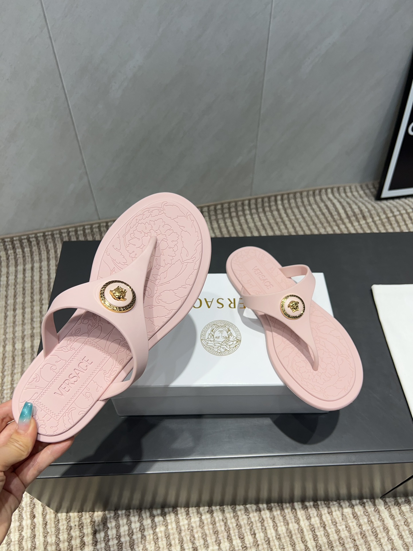 Stylish Sandals Inspired by Planets with Zirconium Fabric and Unique Design - 图片 7