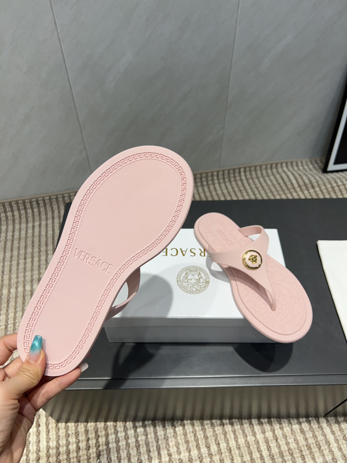 Stylish Sandals Inspired by Planets with Zirconium Fabric and Unique Design - 图片 9
