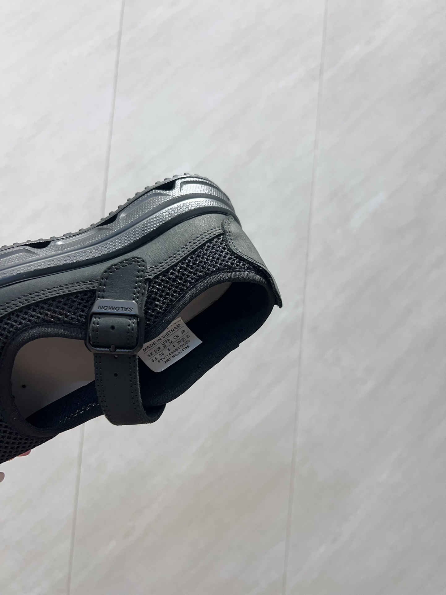 Limited Edition Salomon XT Whisper Shoes with Custom Features and Unique Design - 图片 6