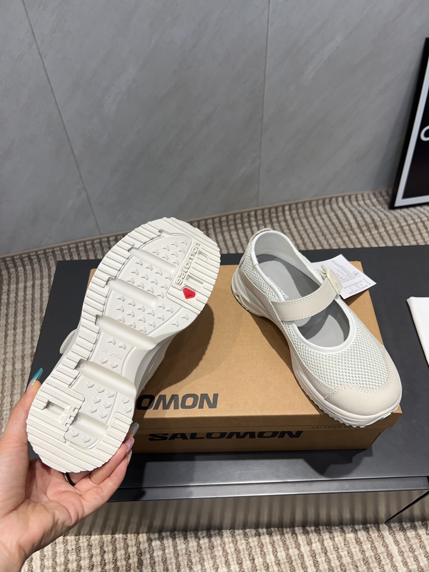 Limited Edition Salomon XT Whisper Shoes with Unique Features and Custom Design - 图片 9